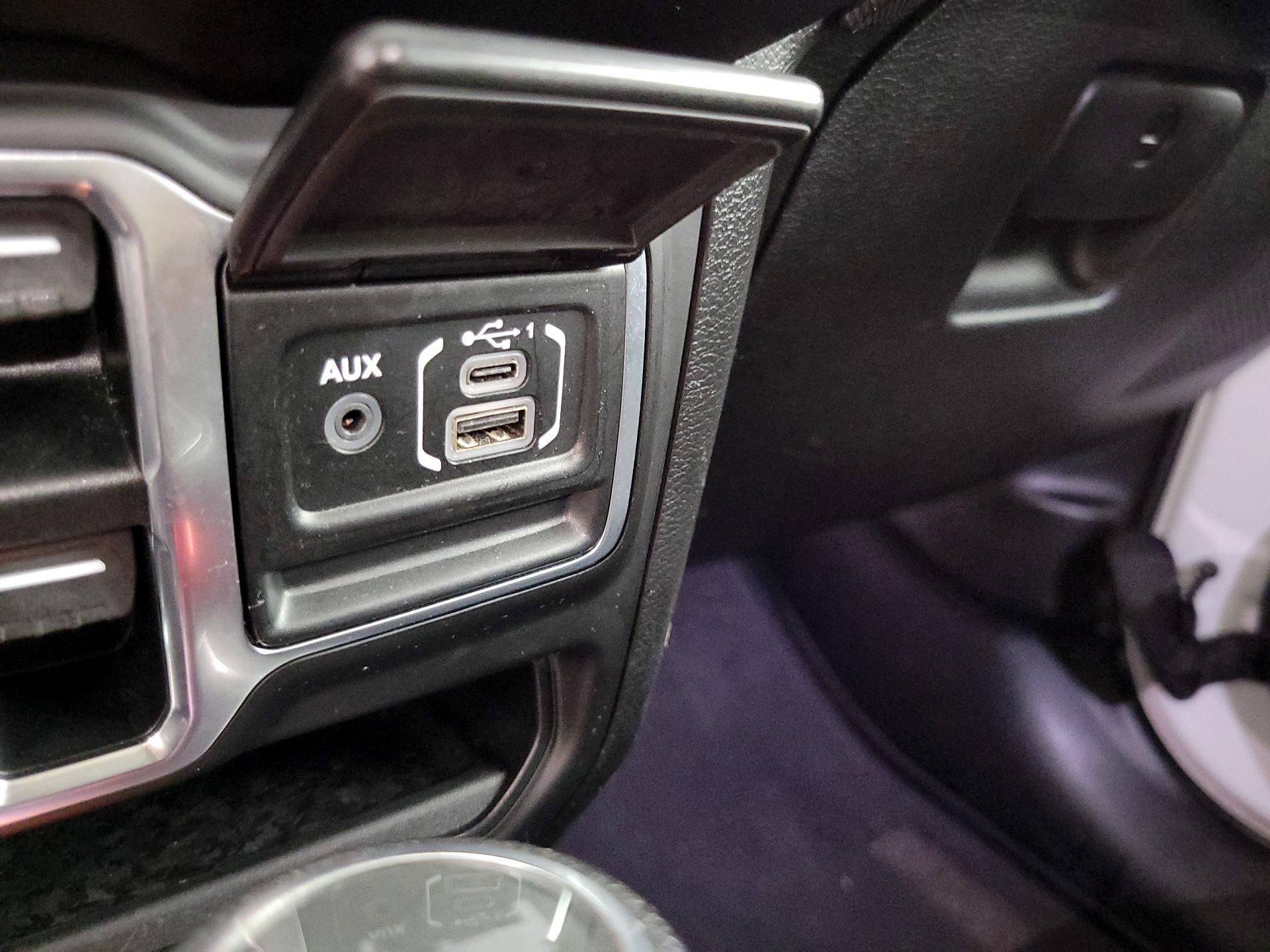 Thumbnail: 2020 Jeep Wrangler - 18