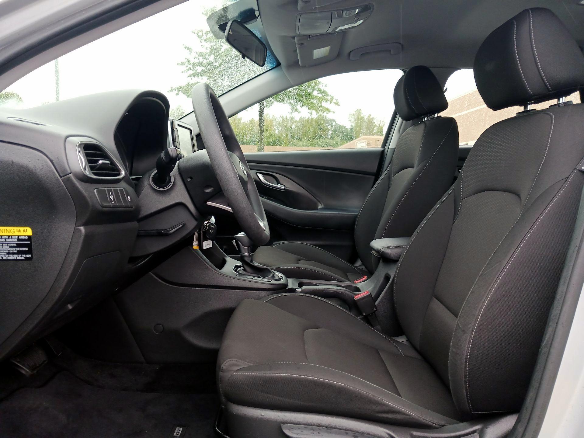 Thumbnail: 2018 Hyundai Elantra - 9