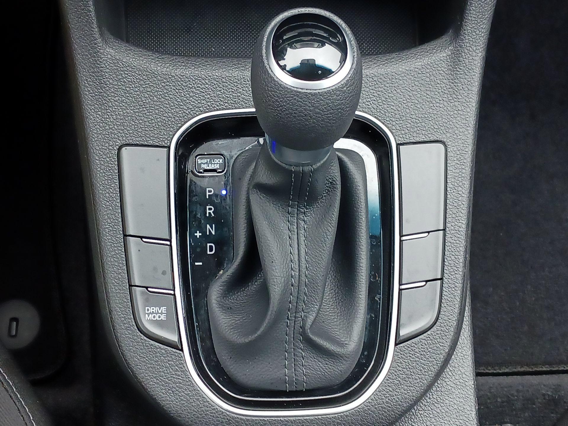 Thumbnail: 2018 Hyundai Elantra - 15