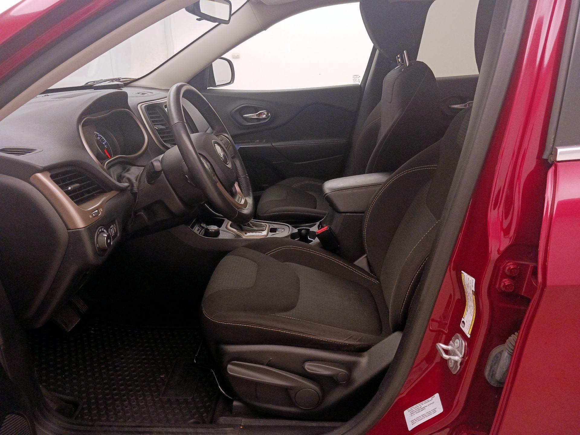 Thumbnail: 2016 Jeep Cherokee - 11