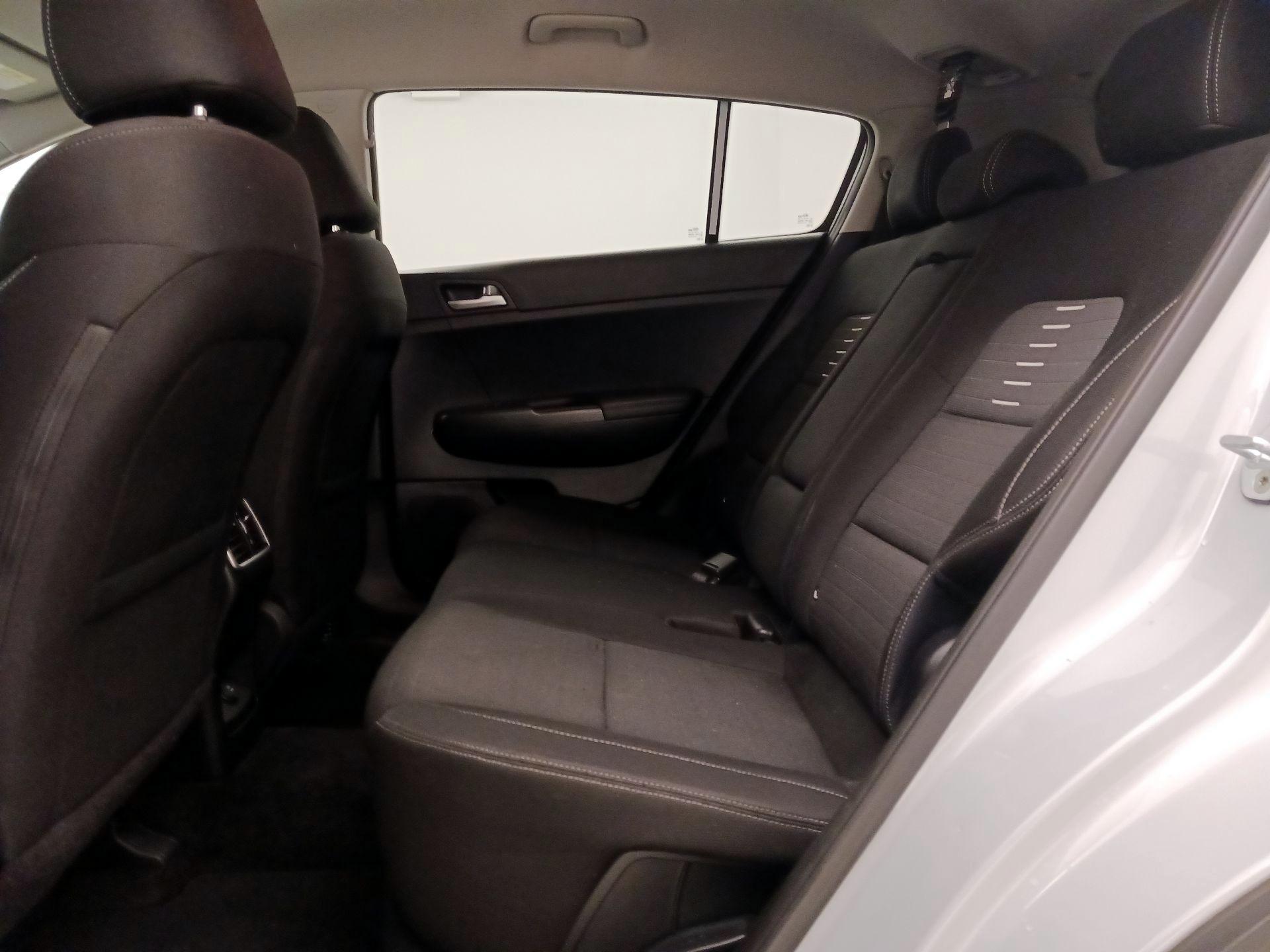 Thumbnail: 2018 Kia Sportage - 19