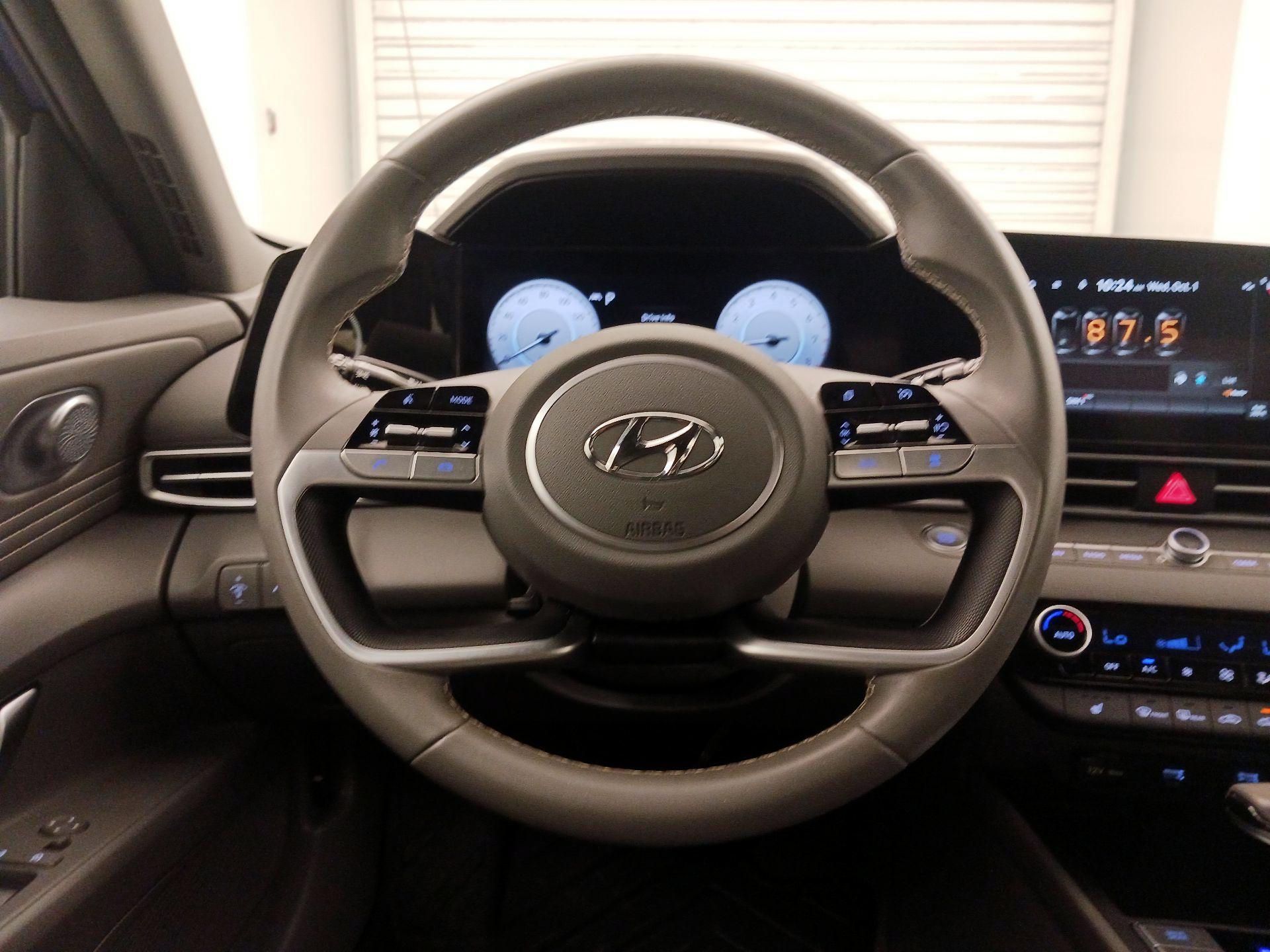 Thumbnail: 2023 Hyundai Elantra - 10