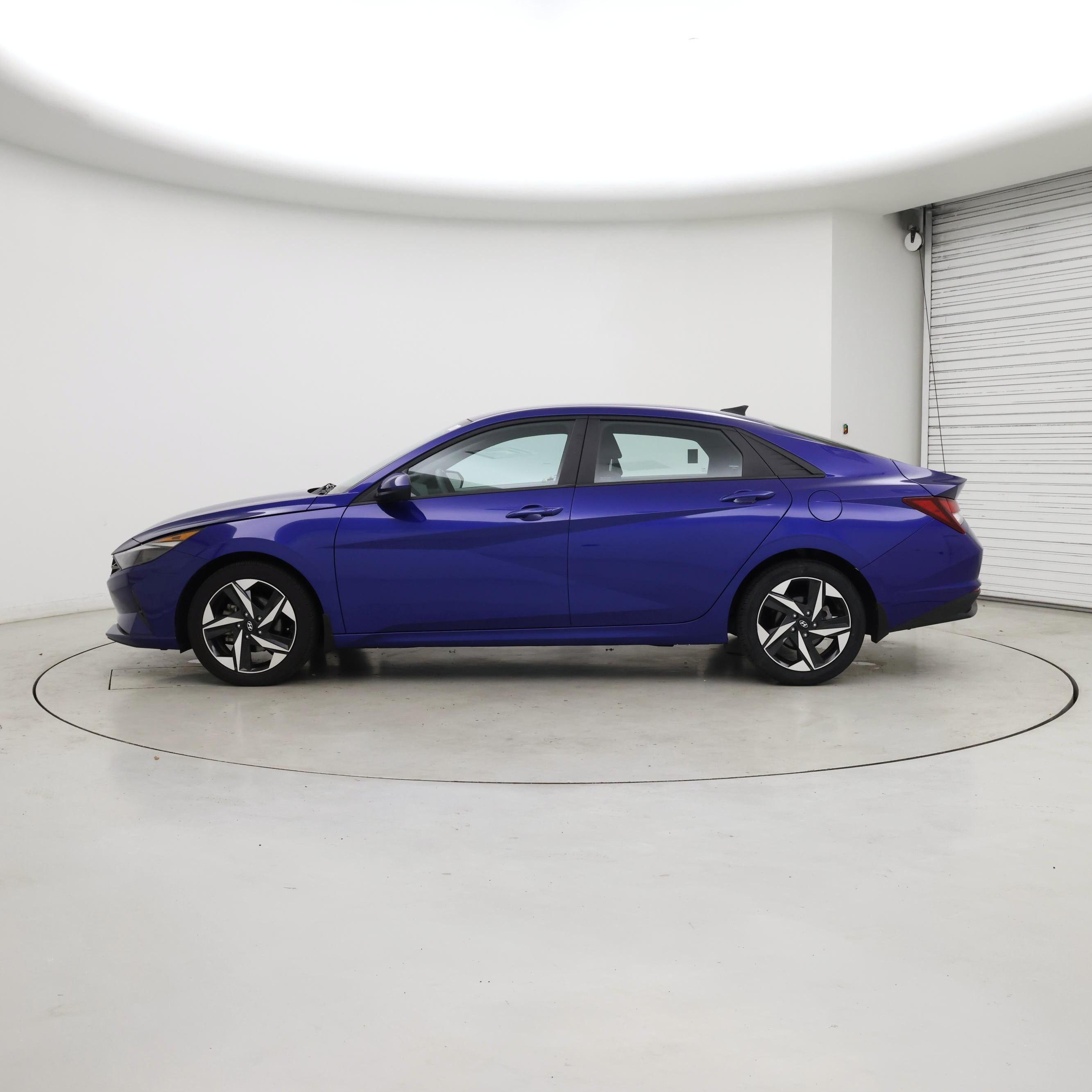Thumbnail: 2023 Hyundai Elantra - 3
