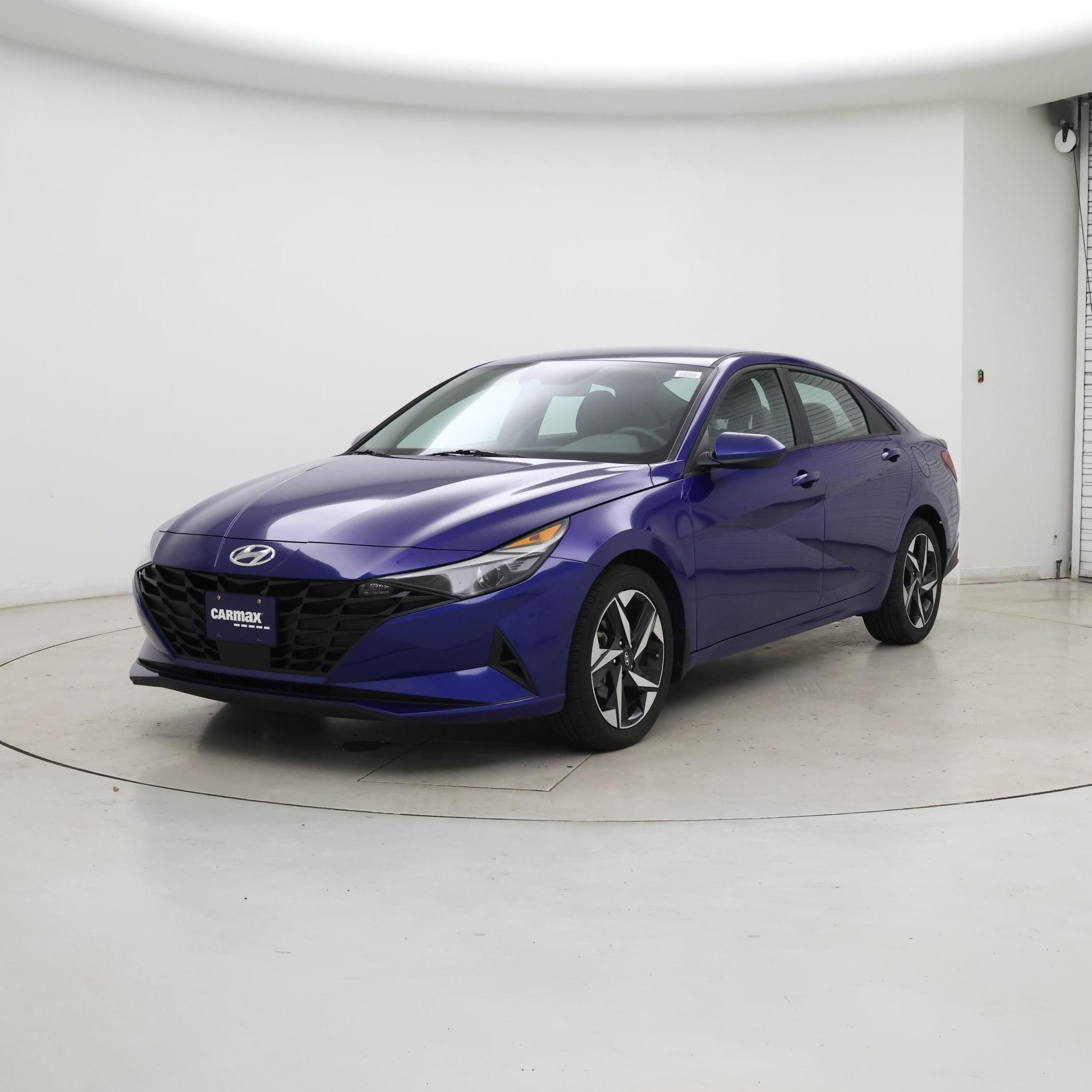 Thumbnail: 2023 Hyundai Elantra - 4