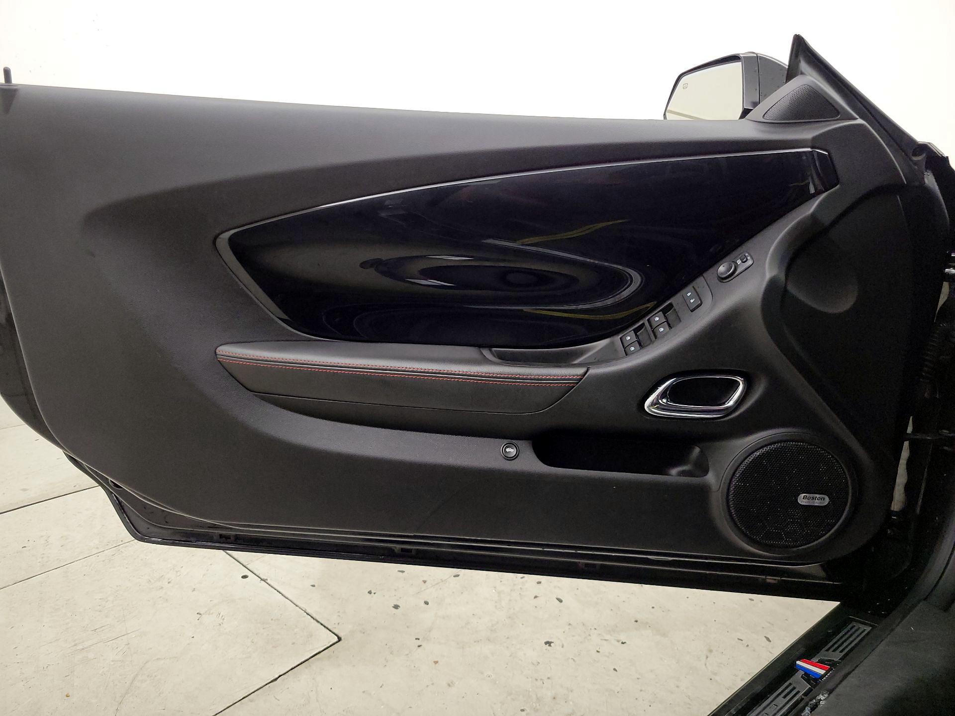 Thumbnail: 2015 Chevrolet Camaro - 12