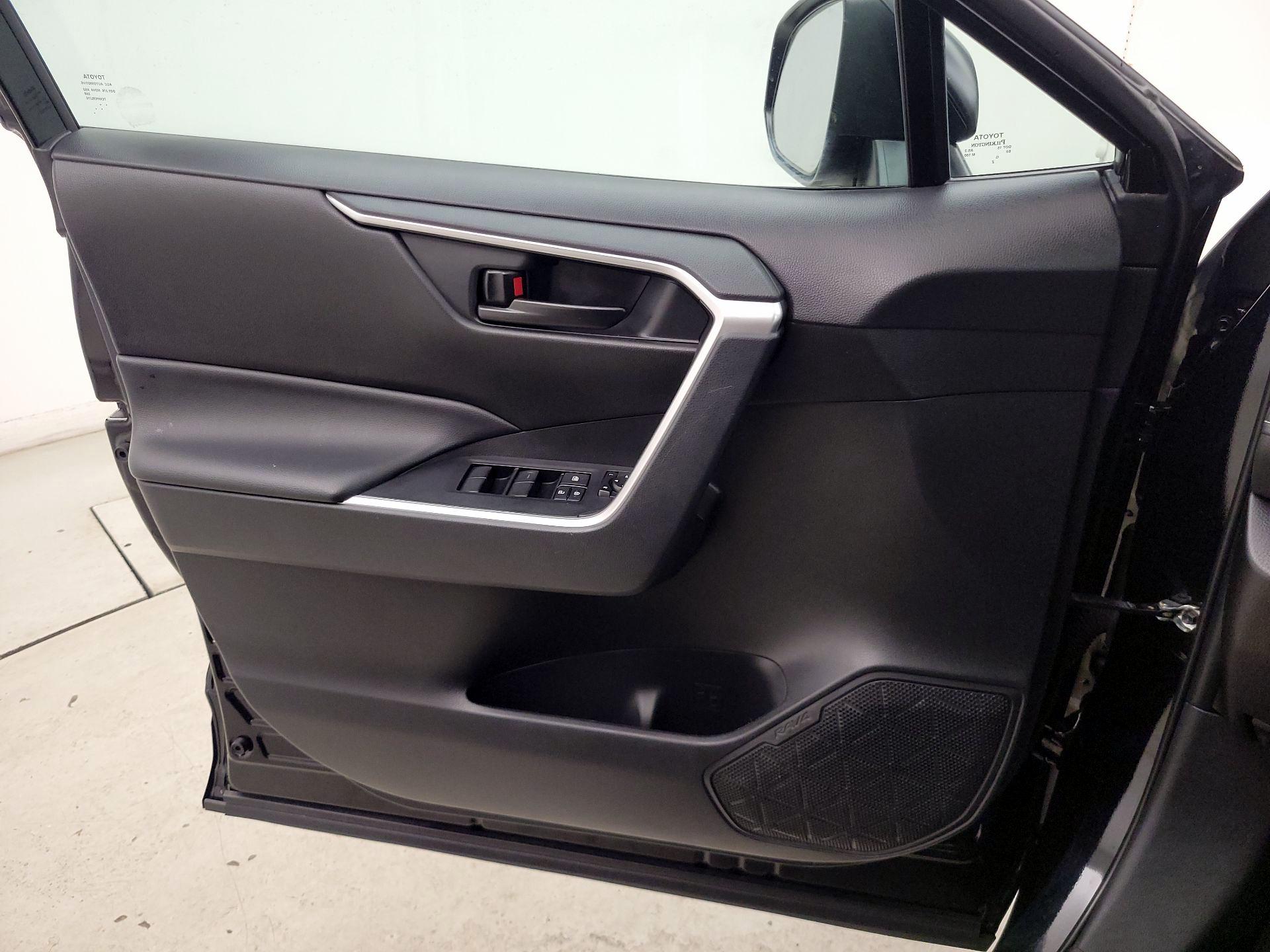 Thumbnail: 2023 Toyota RAV4 - 12