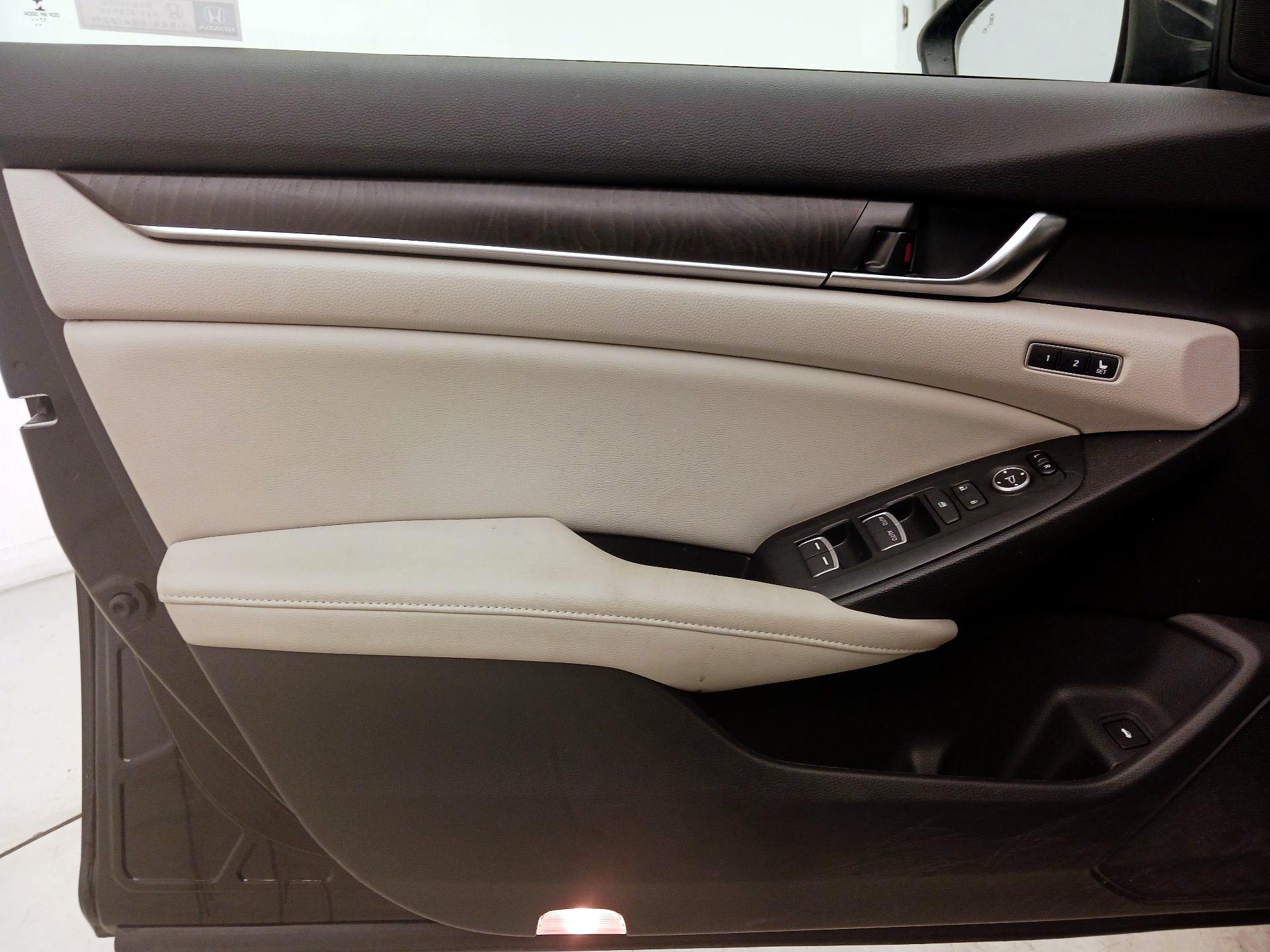 Thumbnail: 2018 Honda Accord - 12