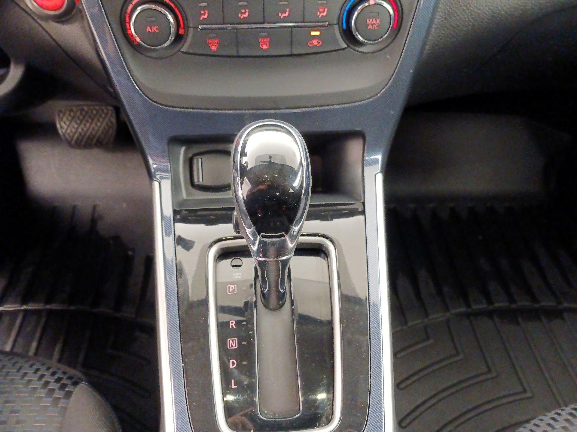 Thumbnail: 2017 Nissan Sentra - 17