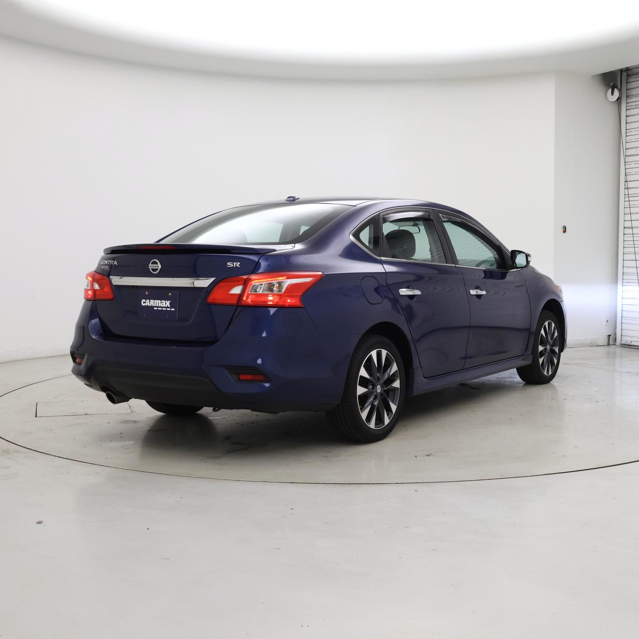 Thumbnail: 2017 Nissan Sentra - 8