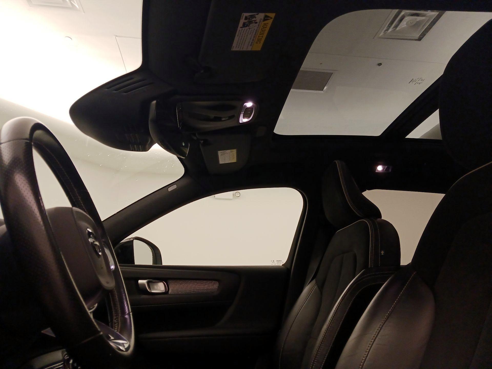 Thumbnail: 2021 Volvo XC40 - 19