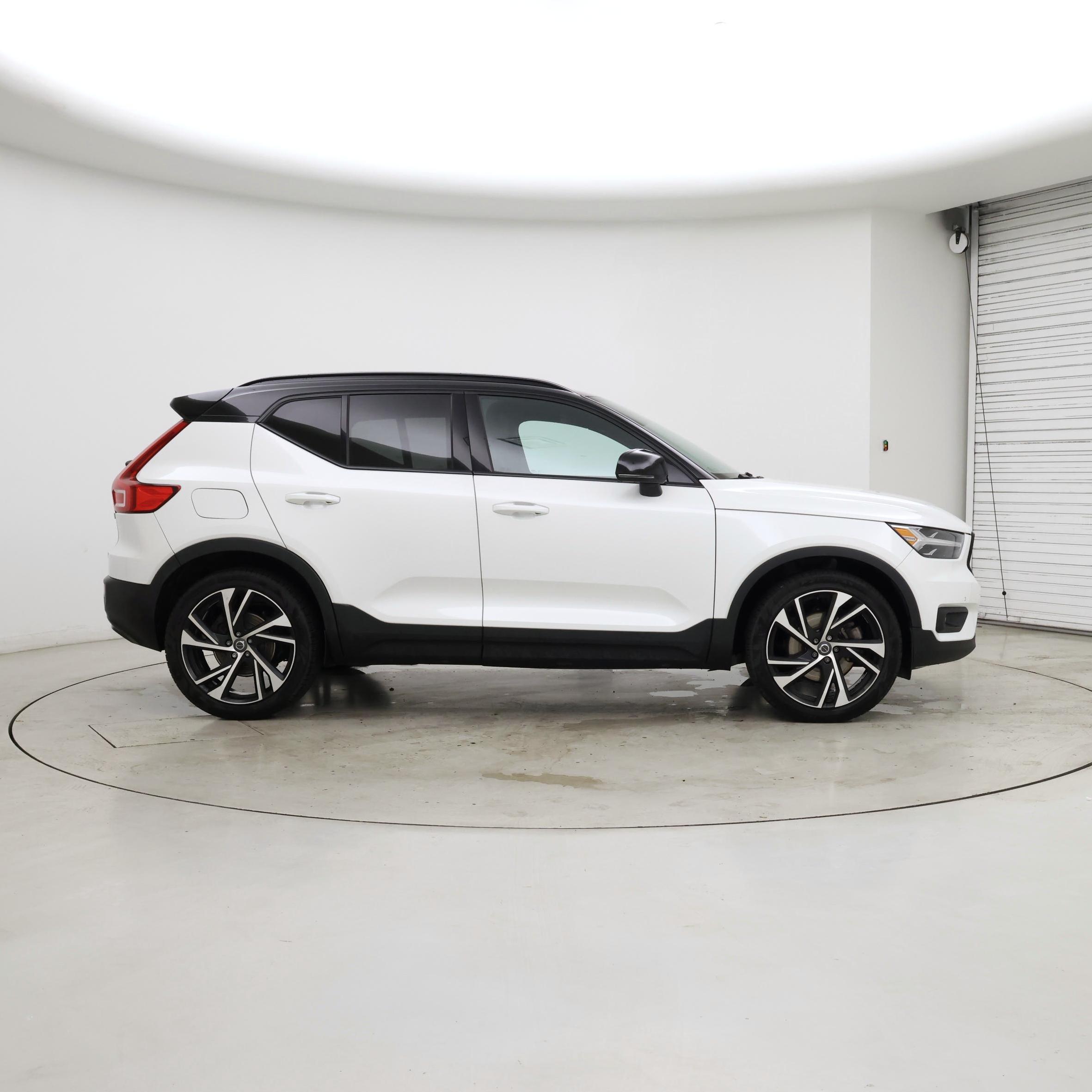 Thumbnail: 2021 Volvo XC40 - 7