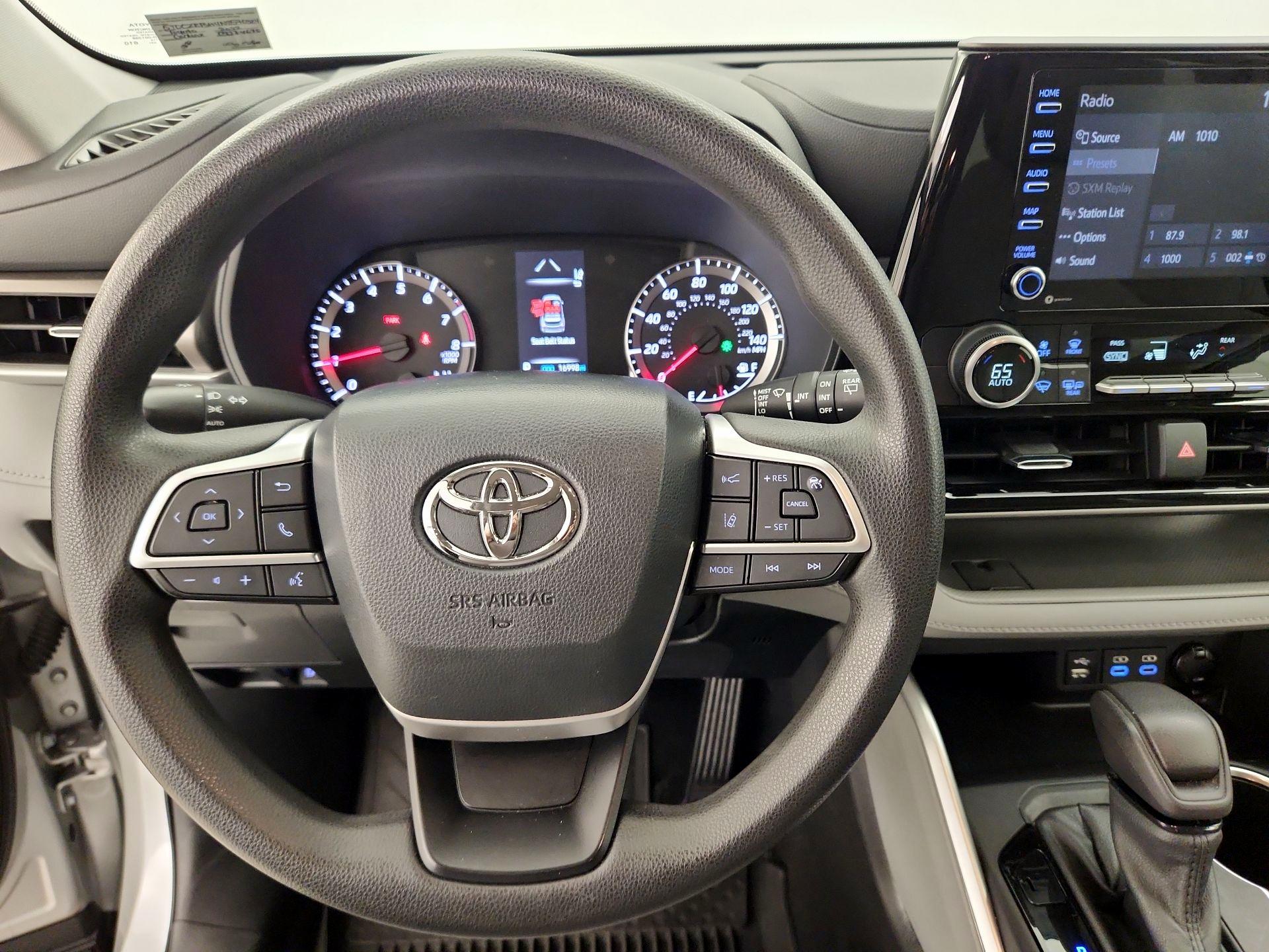 Thumbnail: 2022 Toyota Highlander - 10