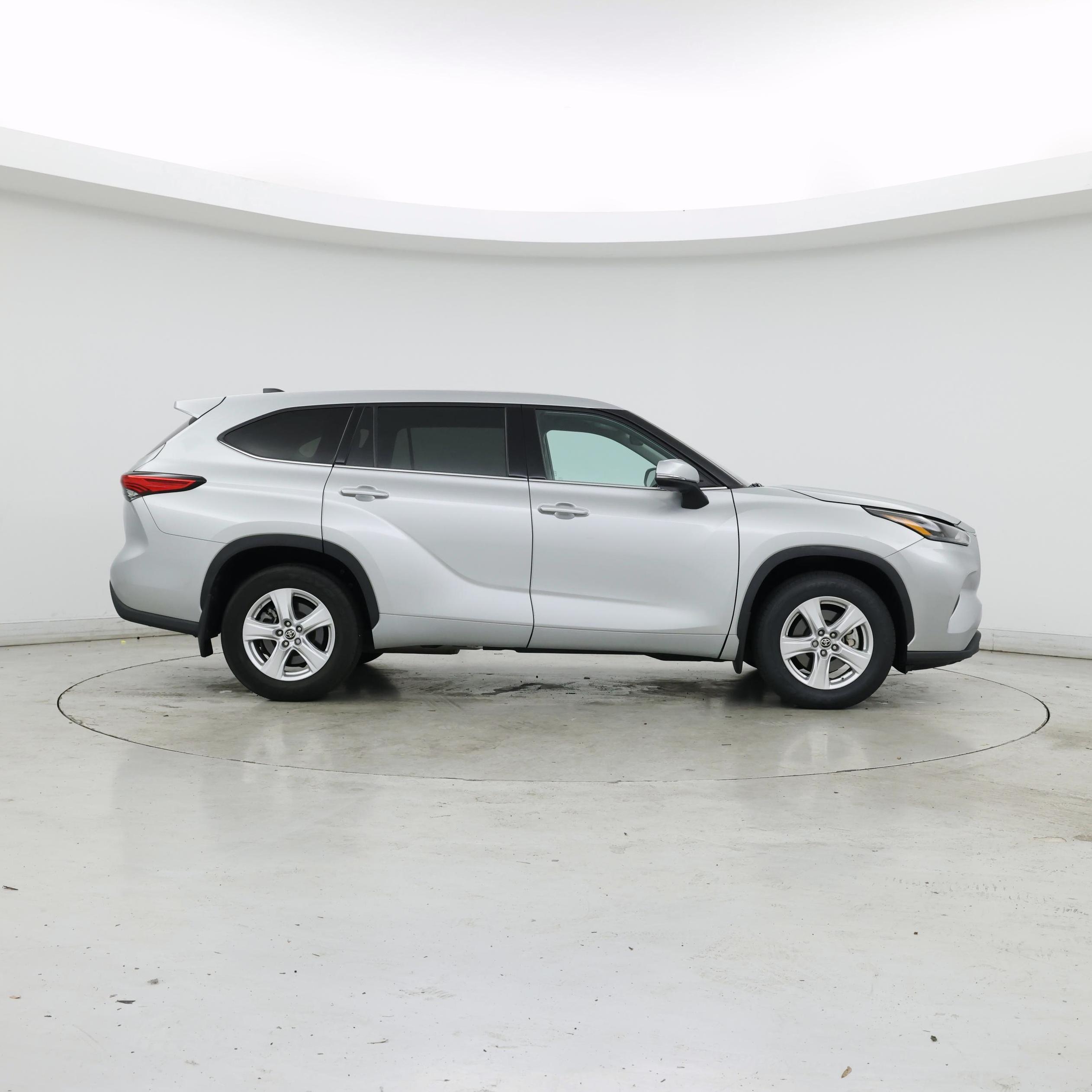 Thumbnail: 2022 Toyota Highlander - 7