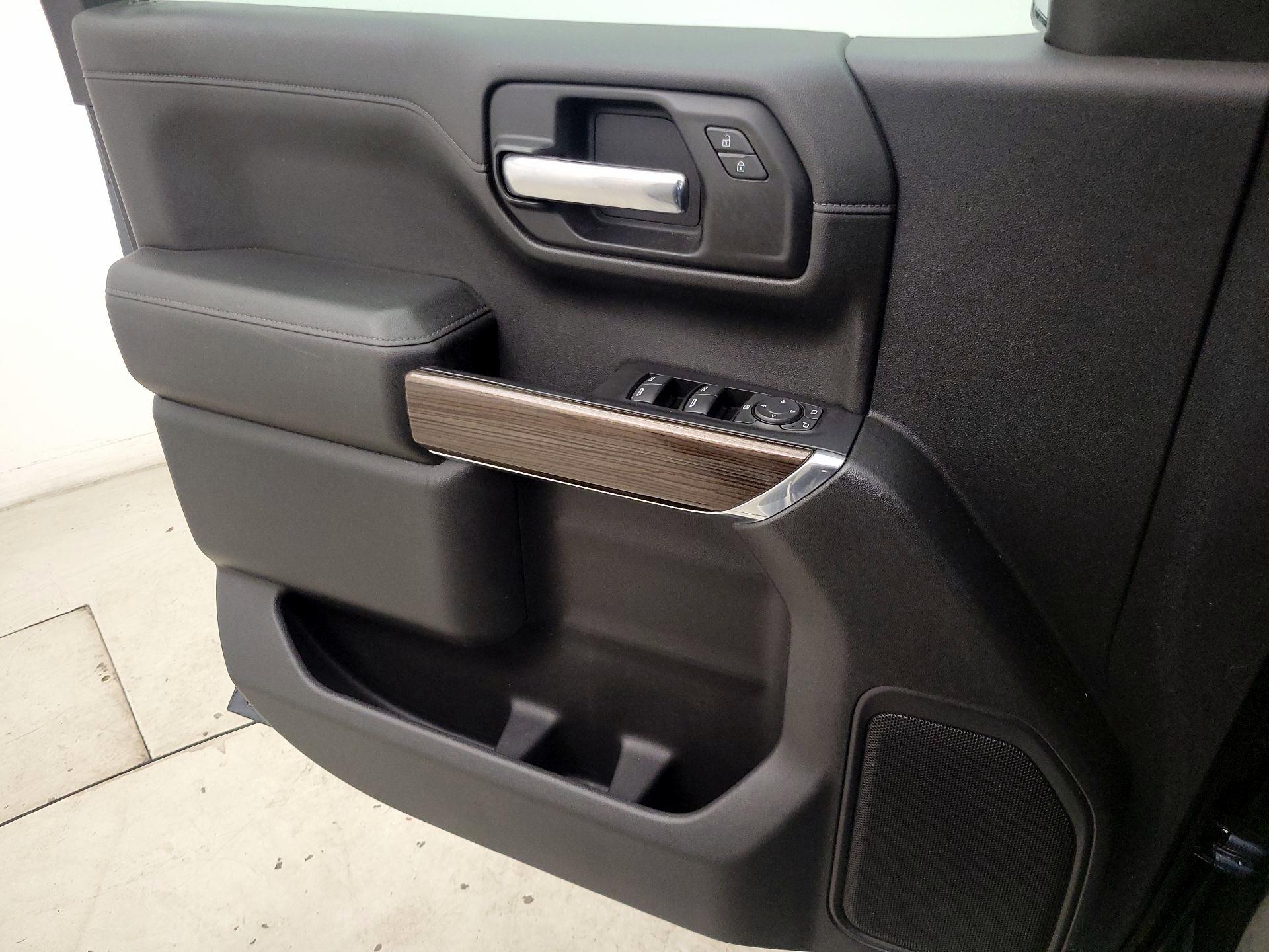 Thumbnail: 2019 Chevrolet Silverado 1500 - 12