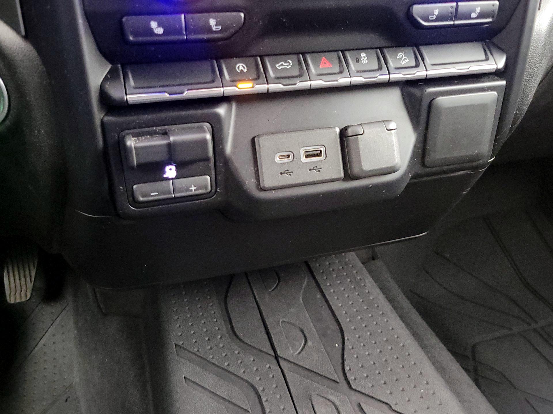 Thumbnail: 2019 Chevrolet Silverado 1500 - 18