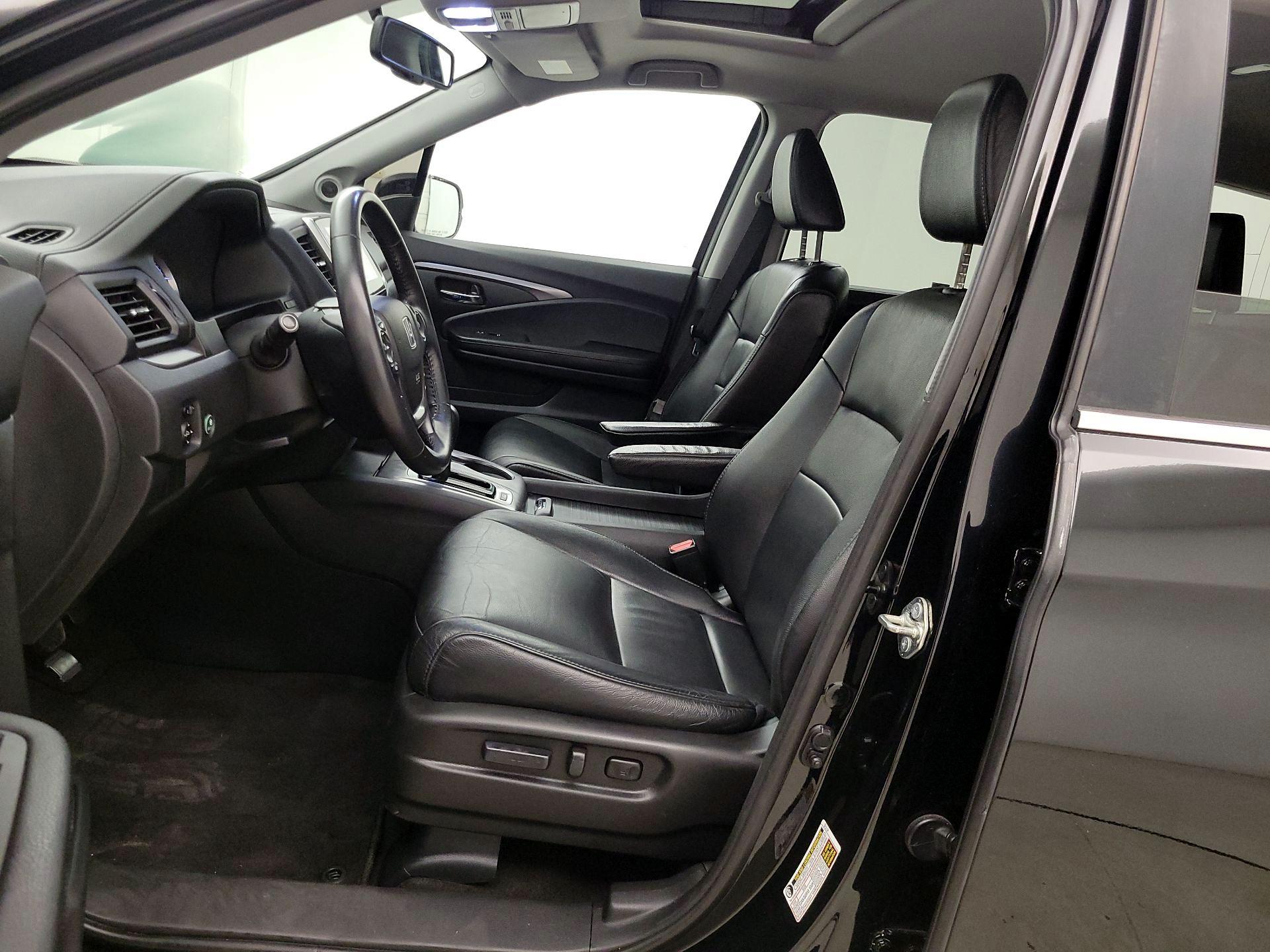 Thumbnail: 2017 Honda Pilot - 11