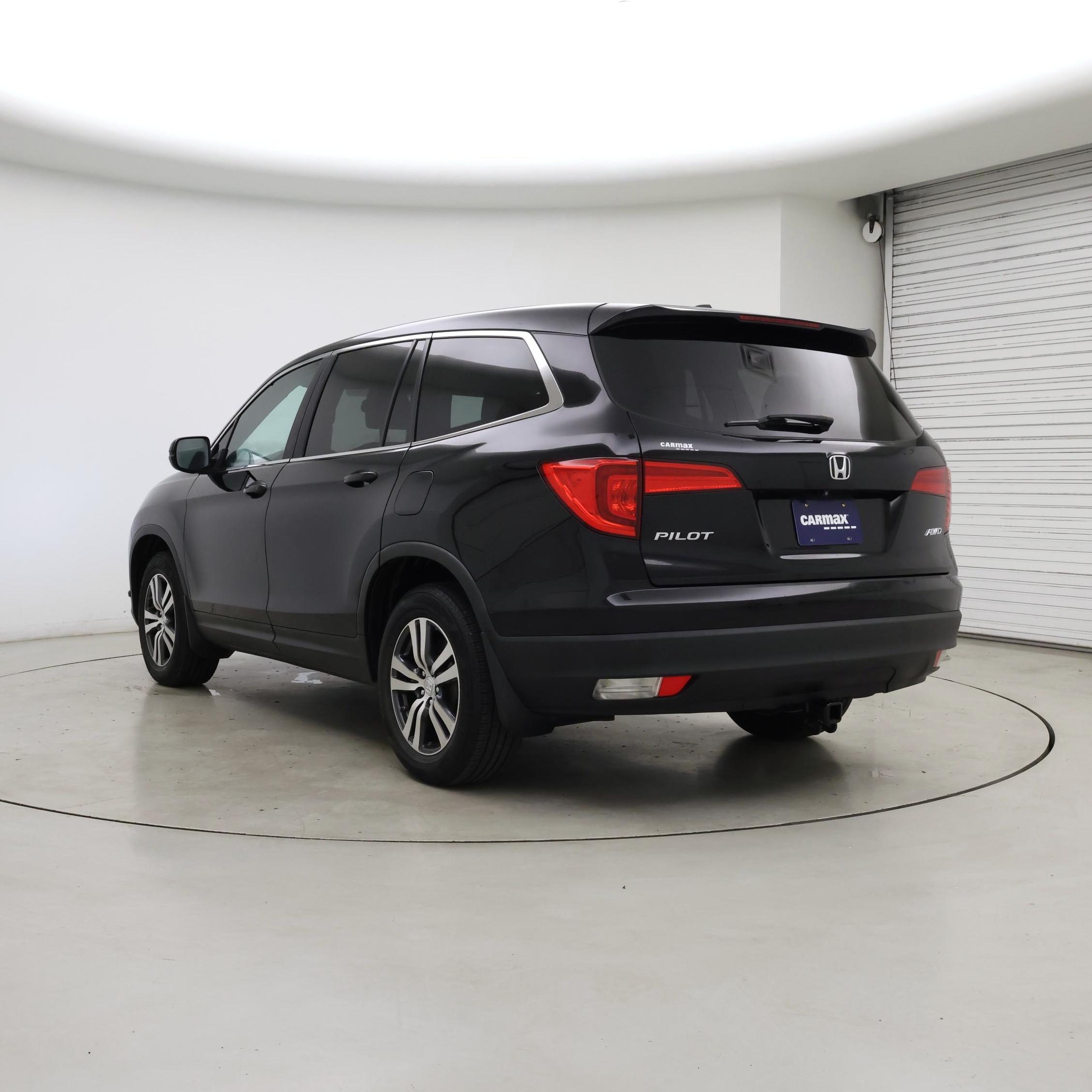 Thumbnail: 2017 Honda Pilot - 2