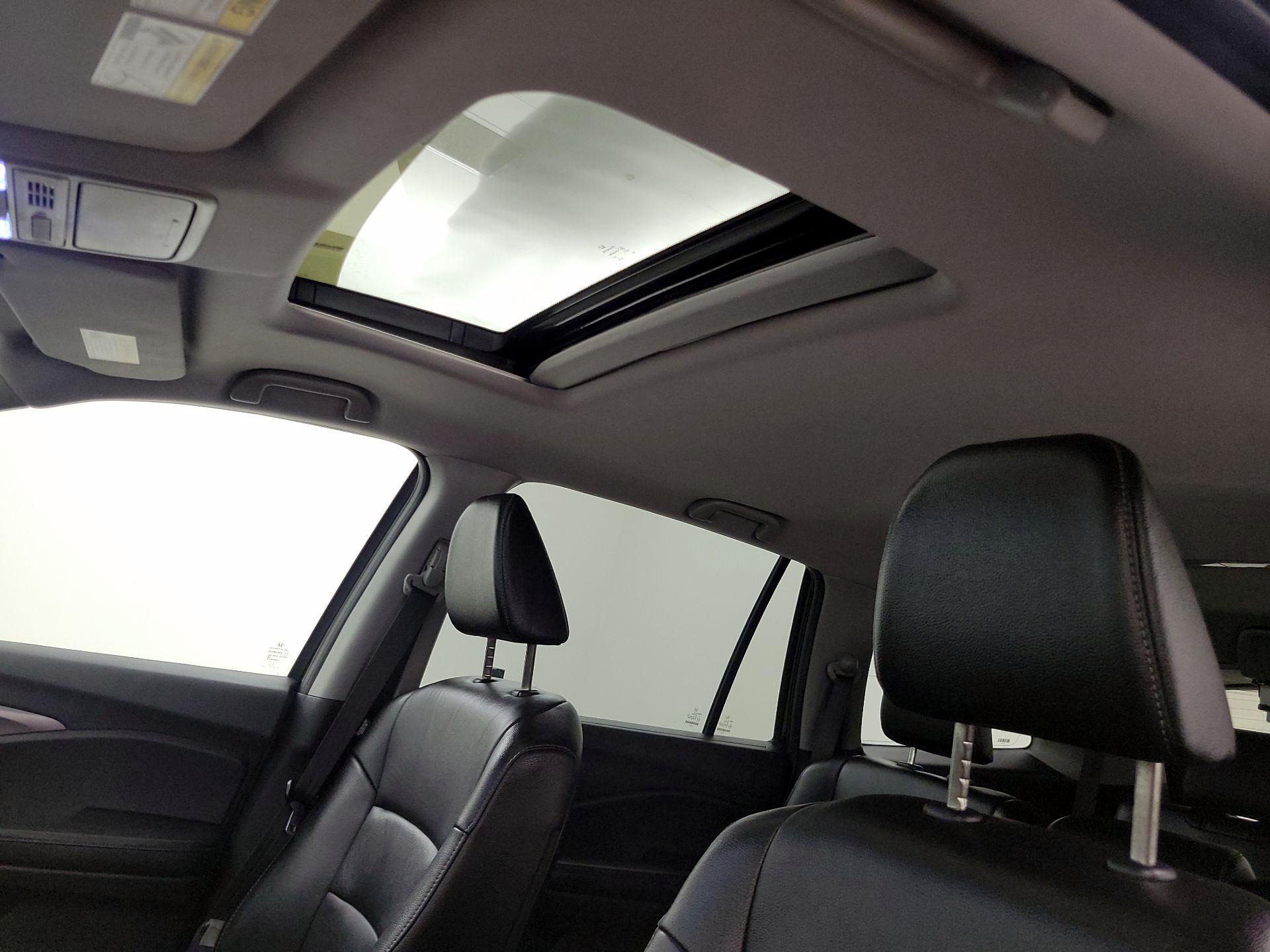 Thumbnail: 2017 Honda Pilot - 19