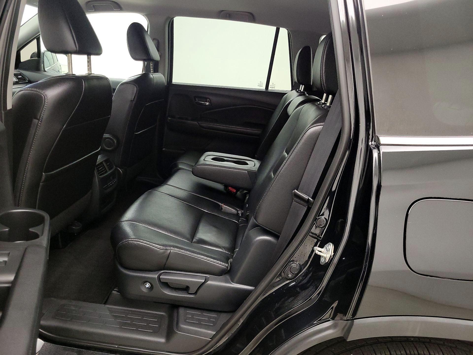 Thumbnail: 2017 Honda Pilot - 20