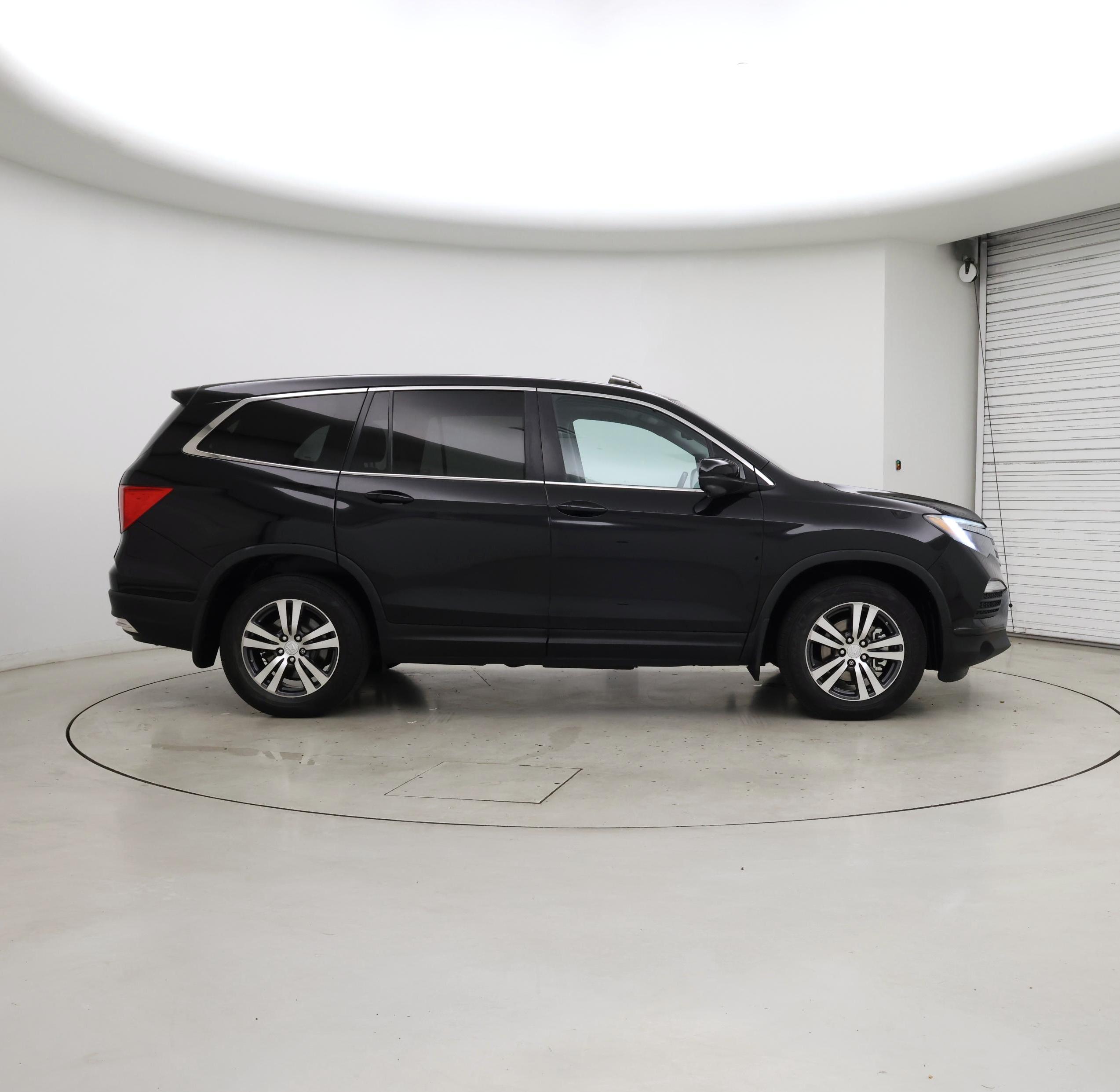 Thumbnail: 2017 Honda Pilot - 7