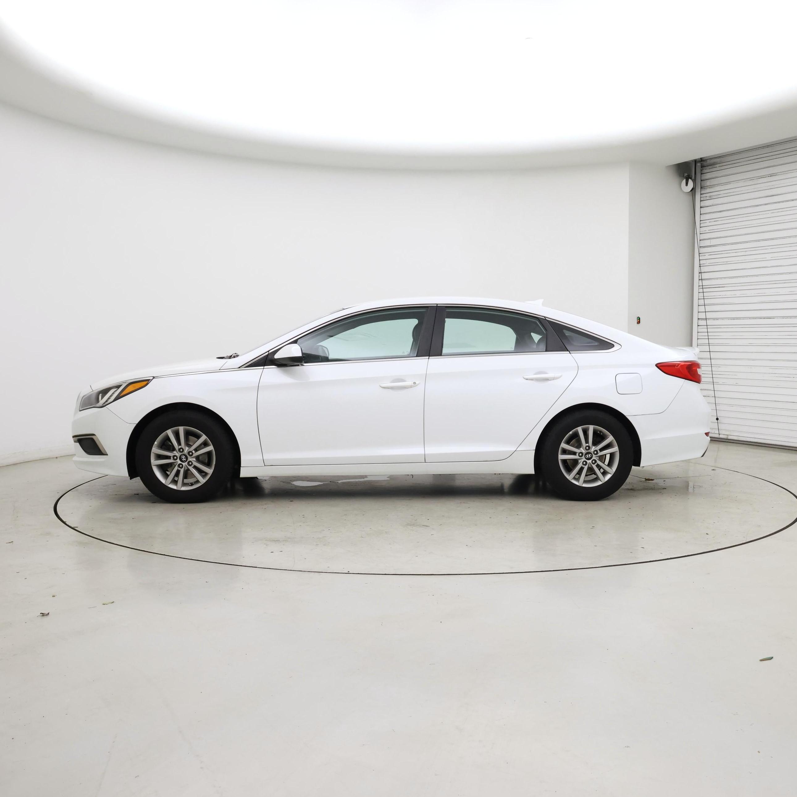 Thumbnail: 2016 Hyundai Sonata - 3