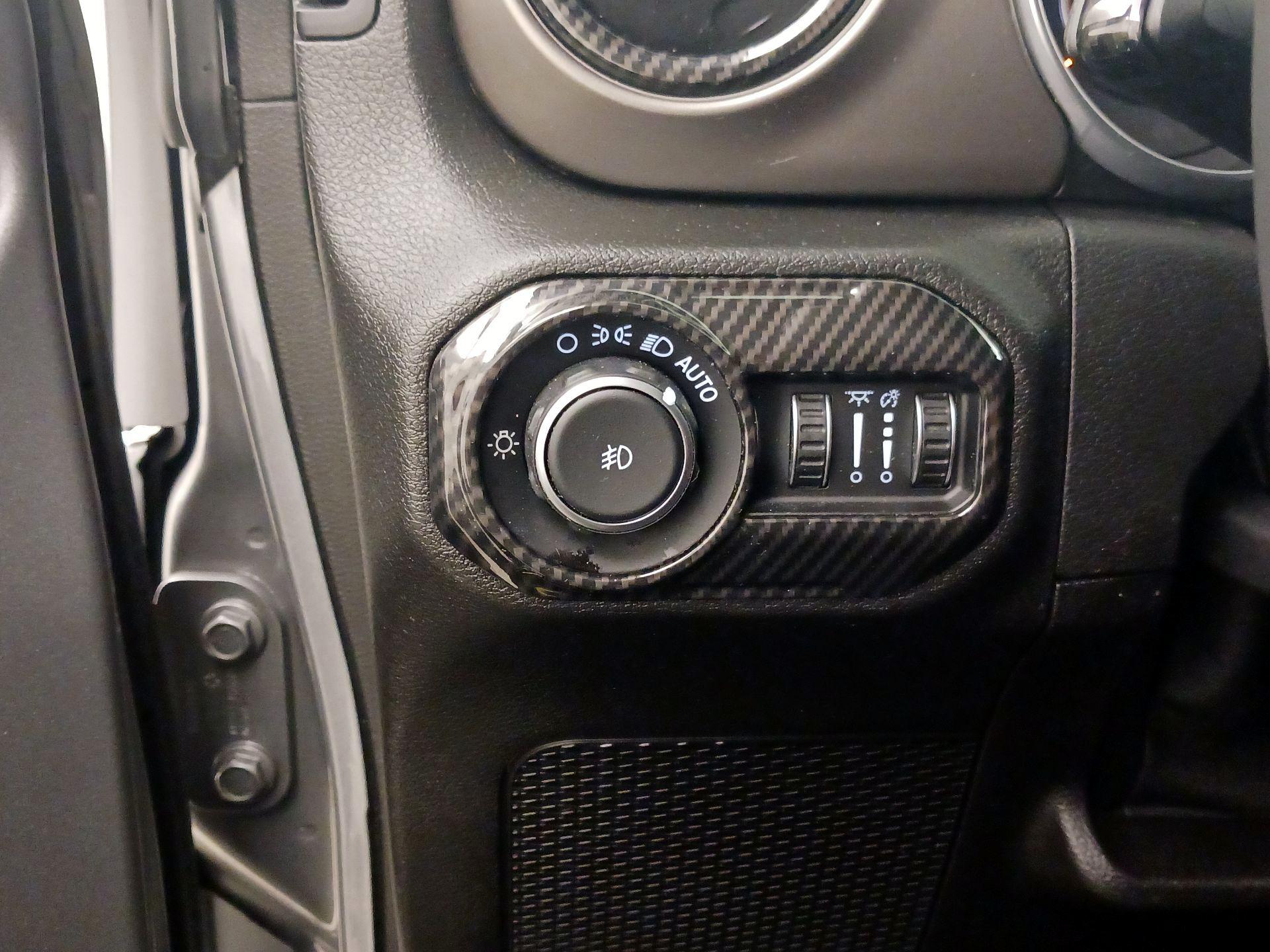 Thumbnail: 2018 Jeep Wrangler - 13