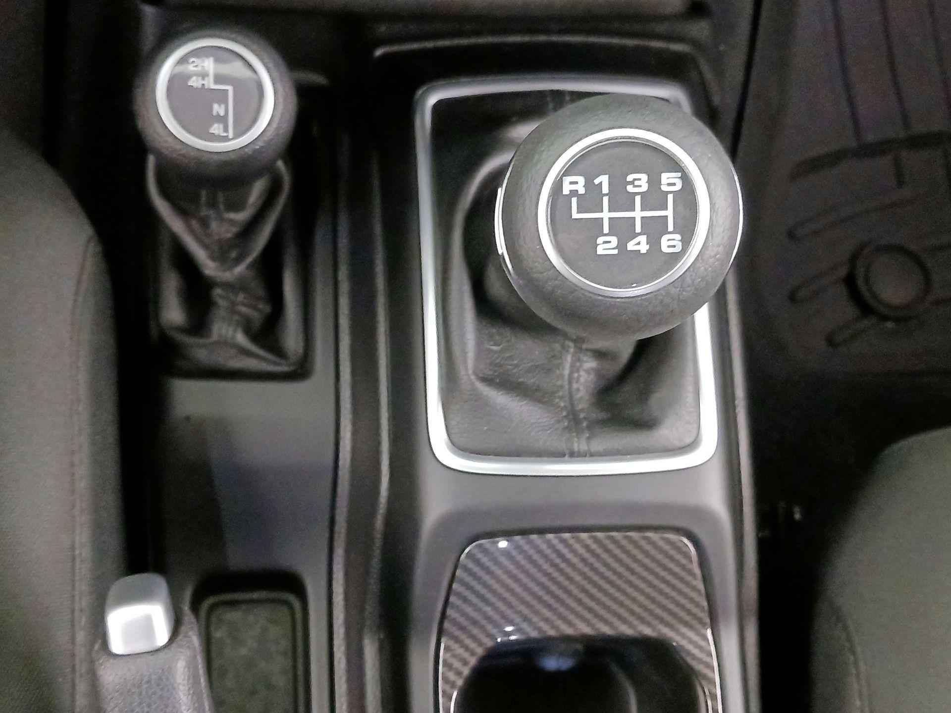 Thumbnail: 2018 Jeep Wrangler - 17