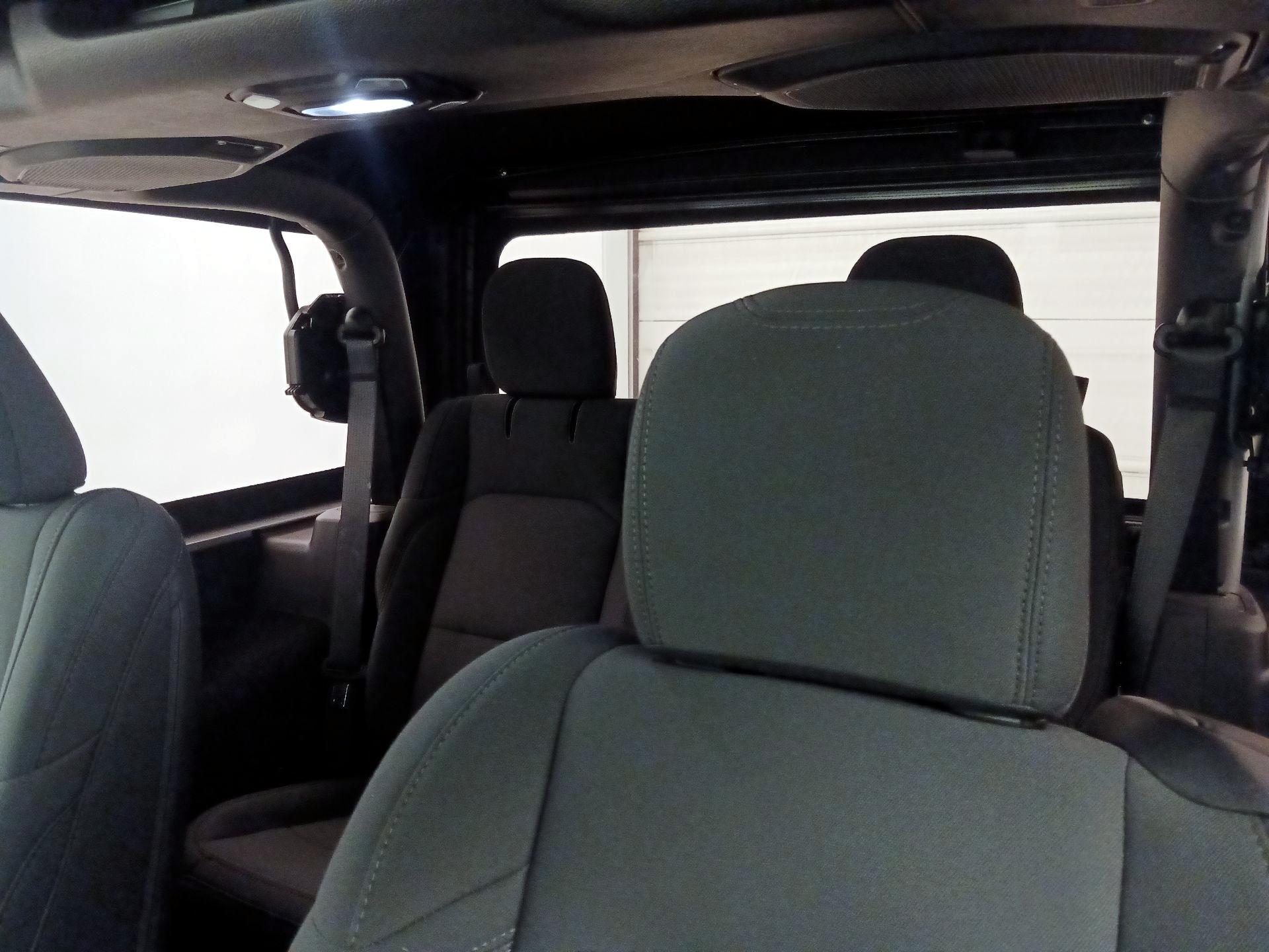 Thumbnail: 2018 Jeep Wrangler - 19