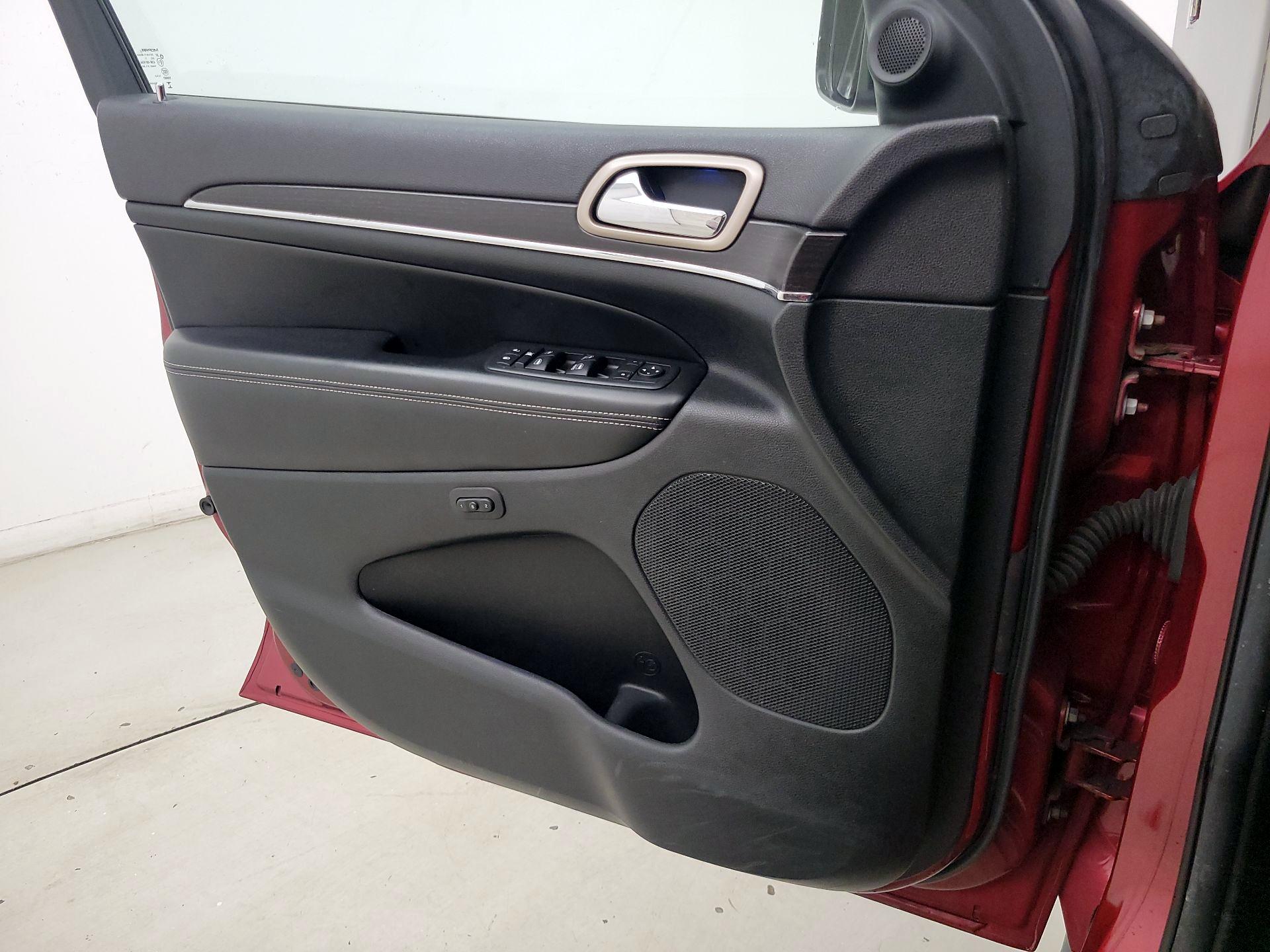 Thumbnail: 2014 Jeep Grand Cherokee - 12