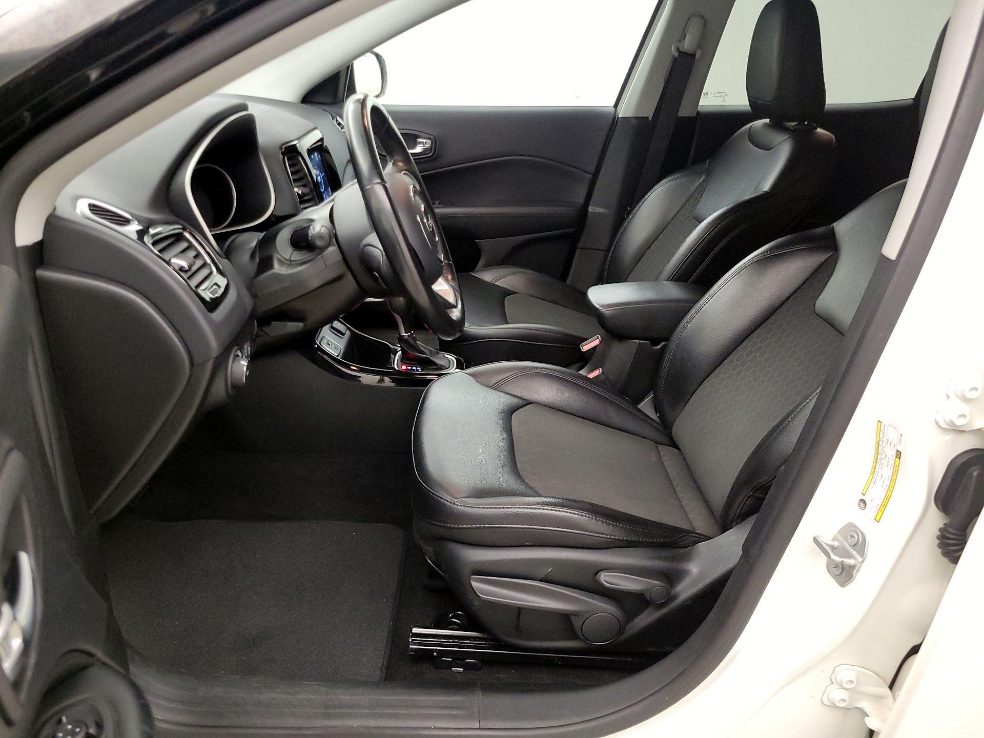 Thumbnail: 2020 Jeep Compass - 11