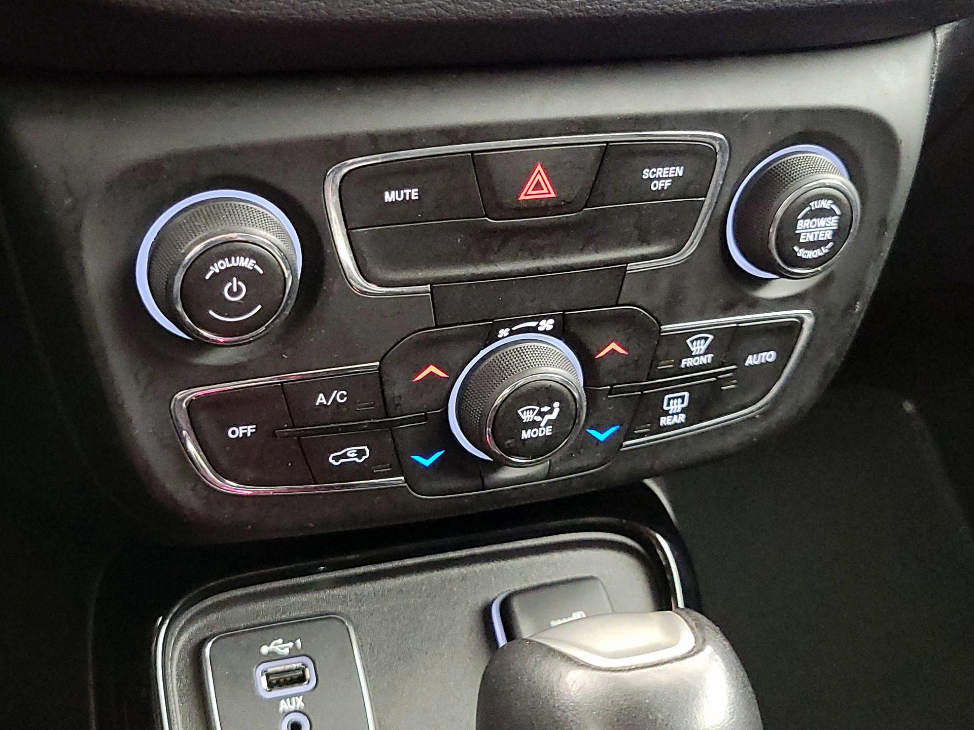 Thumbnail: 2020 Jeep Compass - 16