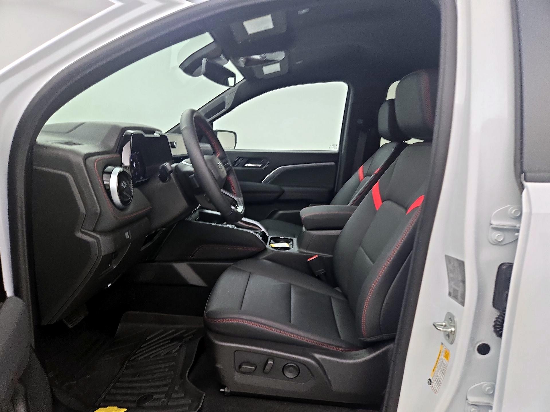 Thumbnail: 2025 Chevrolet Colorado - 11