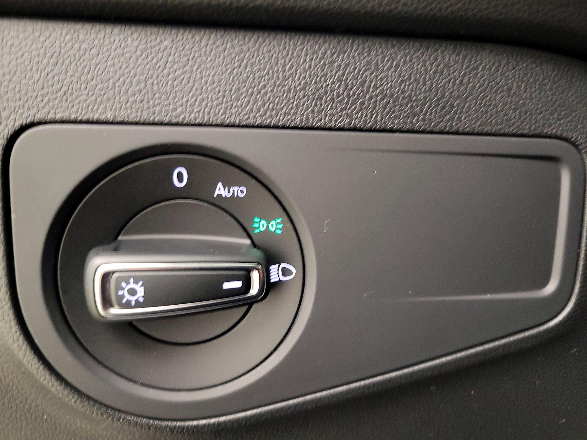 Thumbnail: 2020 Volkswagen Tiguan - 13