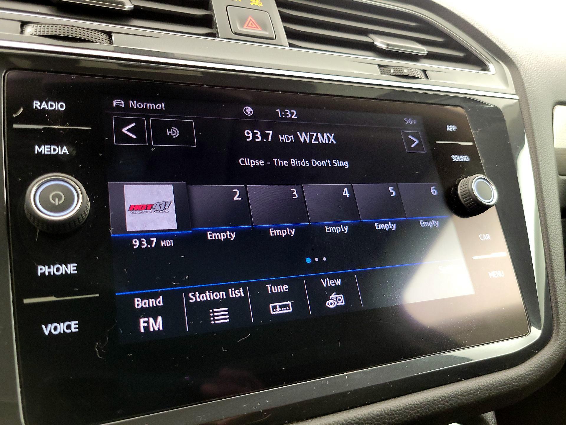 Thumbnail: 2020 Volkswagen Tiguan - 15