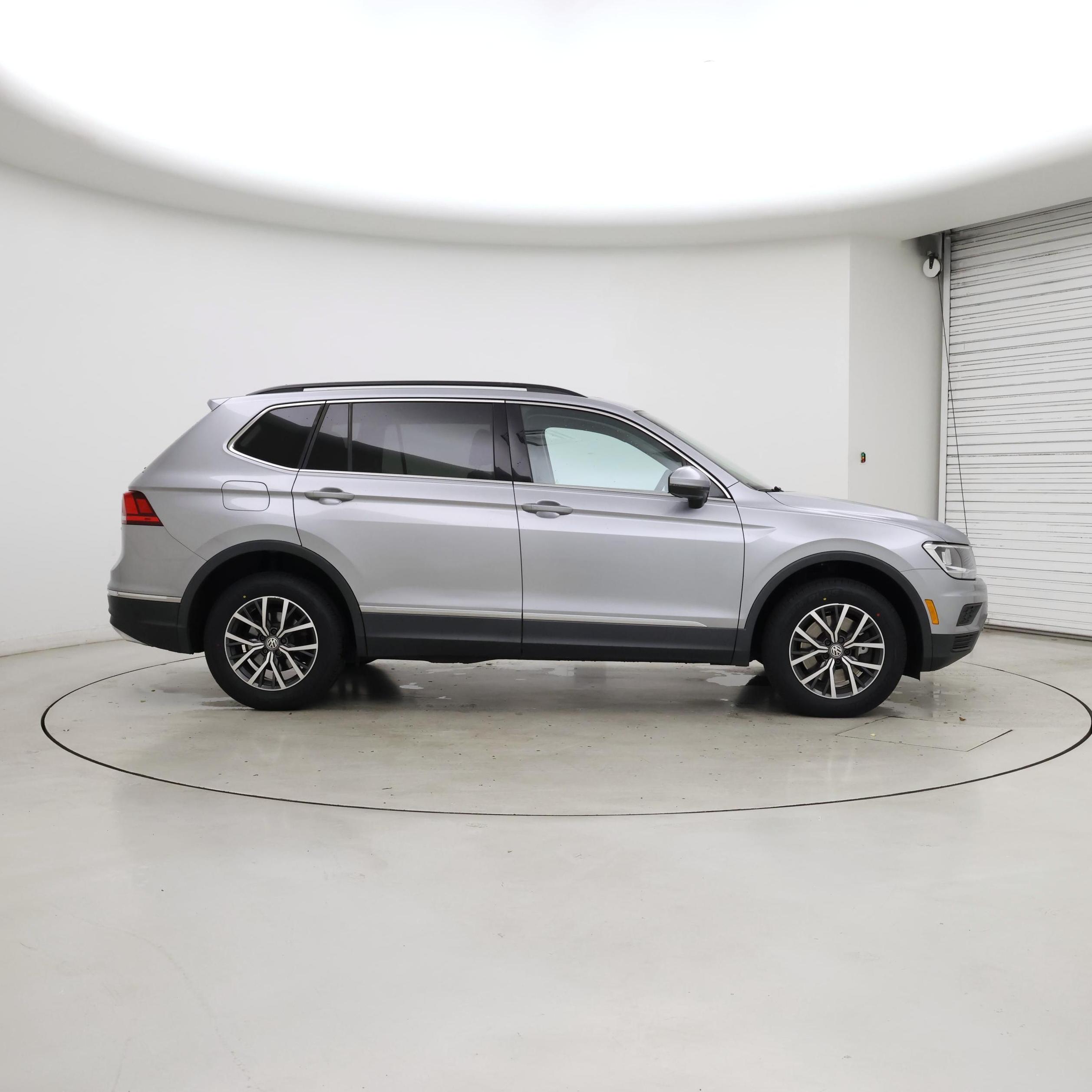 Thumbnail: 2020 Volkswagen Tiguan - 7