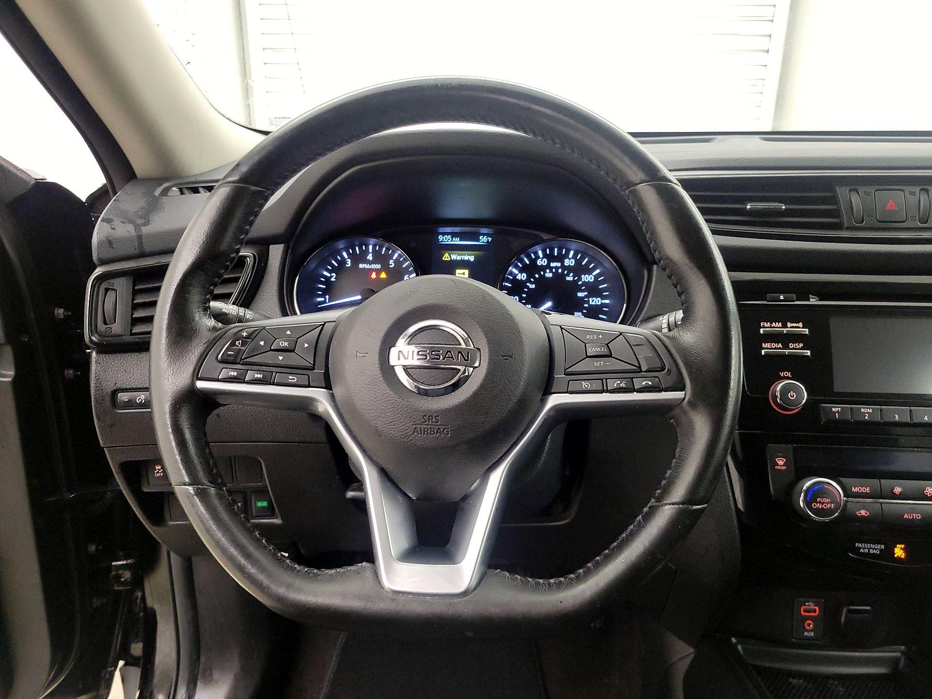 Thumbnail: 2017 Nissan Rogue - 10