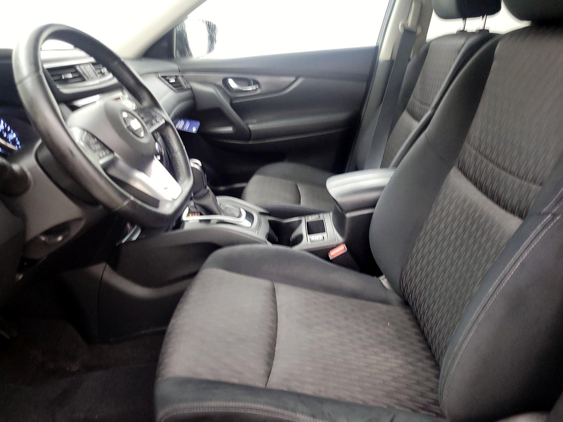 Thumbnail: 2017 Nissan Rogue - 11