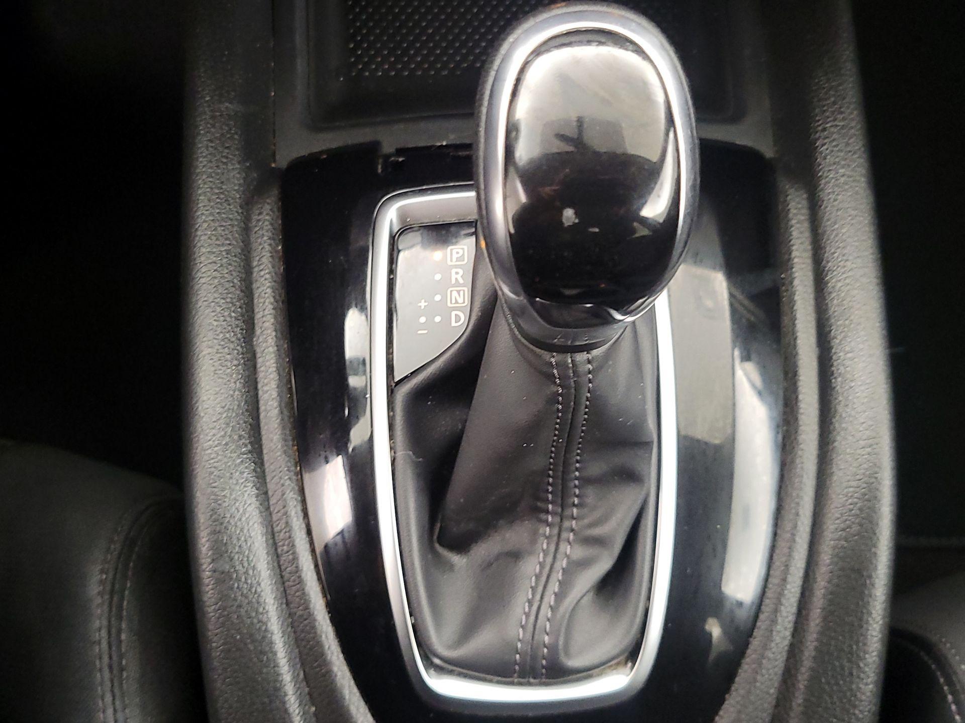 Thumbnail: 2017 Nissan Rogue - 17