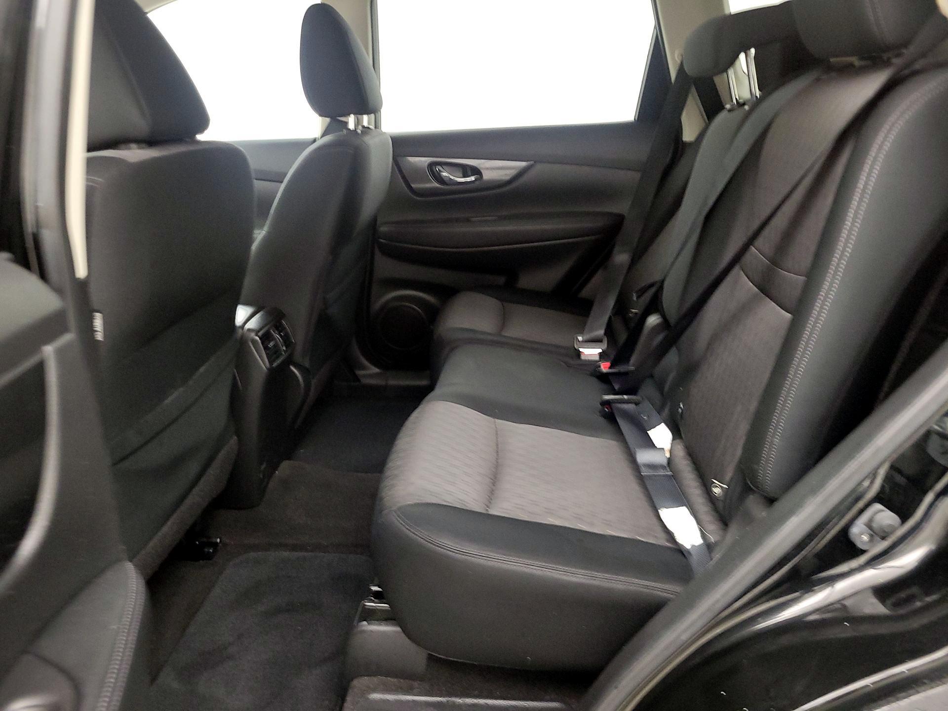 Thumbnail: 2017 Nissan Rogue - 19