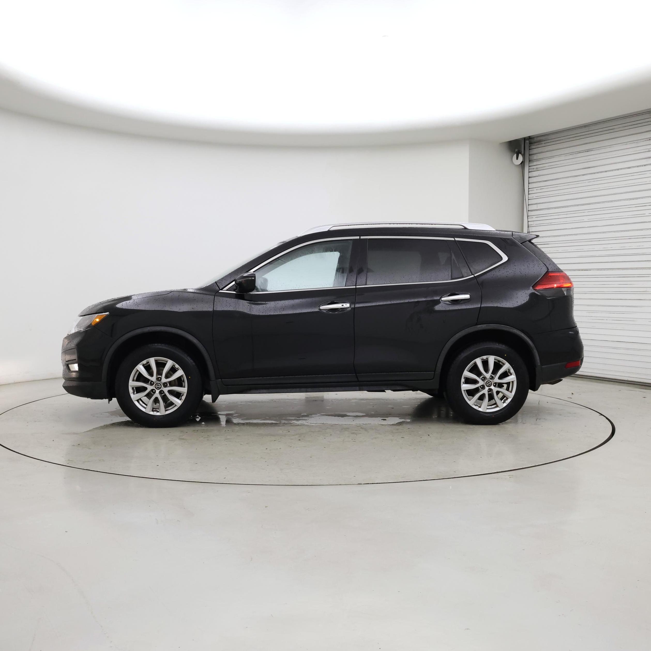 Thumbnail: 2017 Nissan Rogue - 3