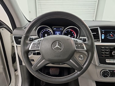 Steering Wheel & Instrument Cluster (On)