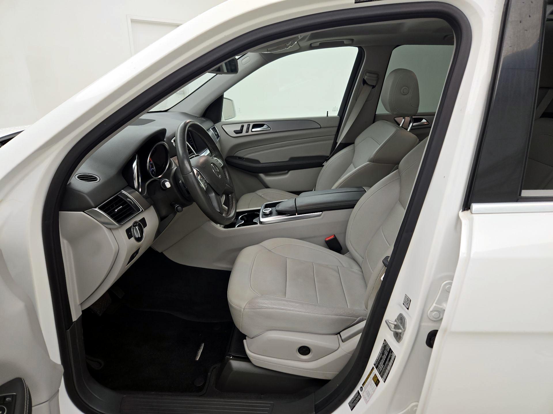 Thumbnail: 2015 Mercedes-Benz M-Class - 11