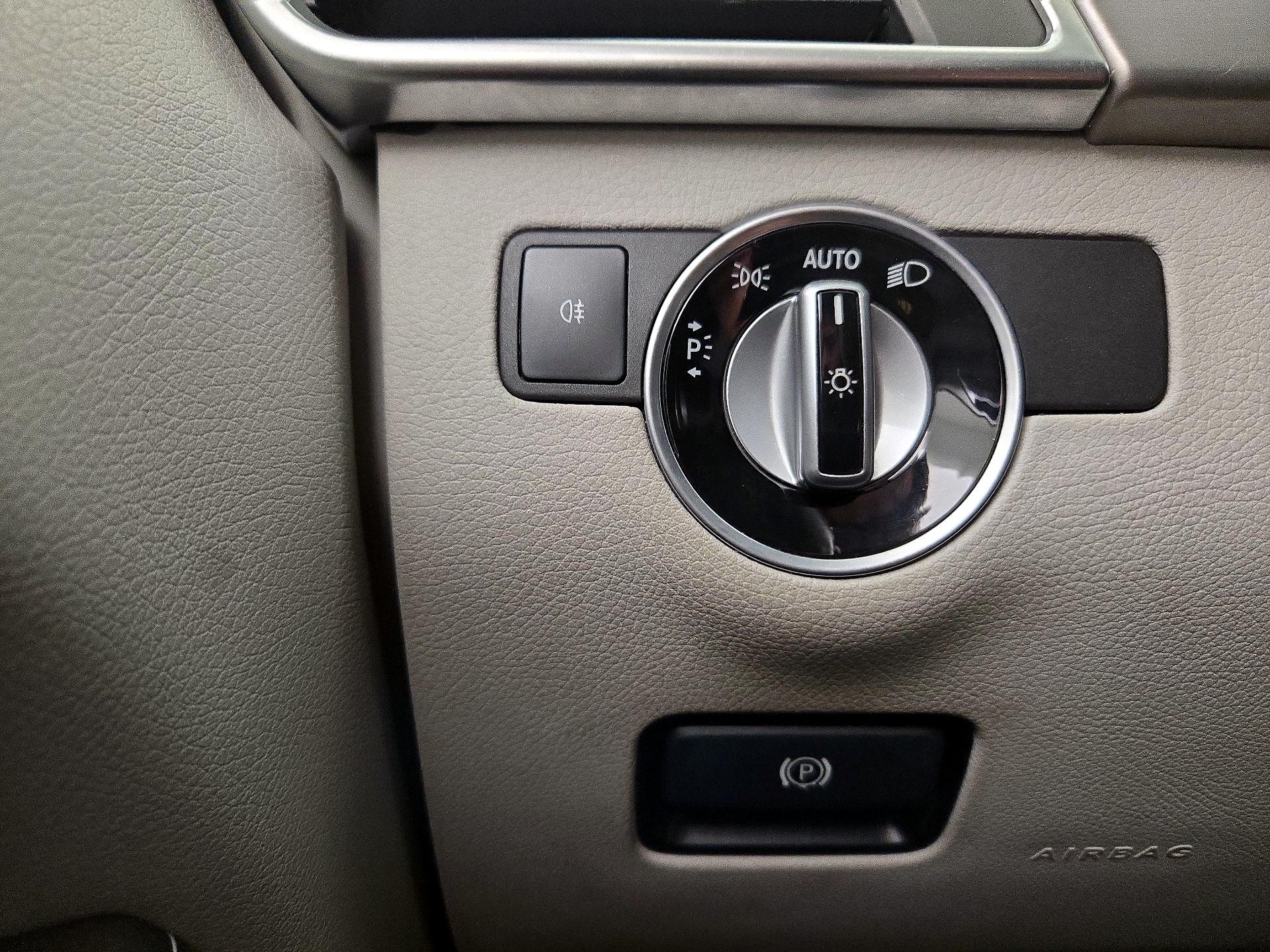 Thumbnail: 2015 Mercedes-Benz M-Class - 13