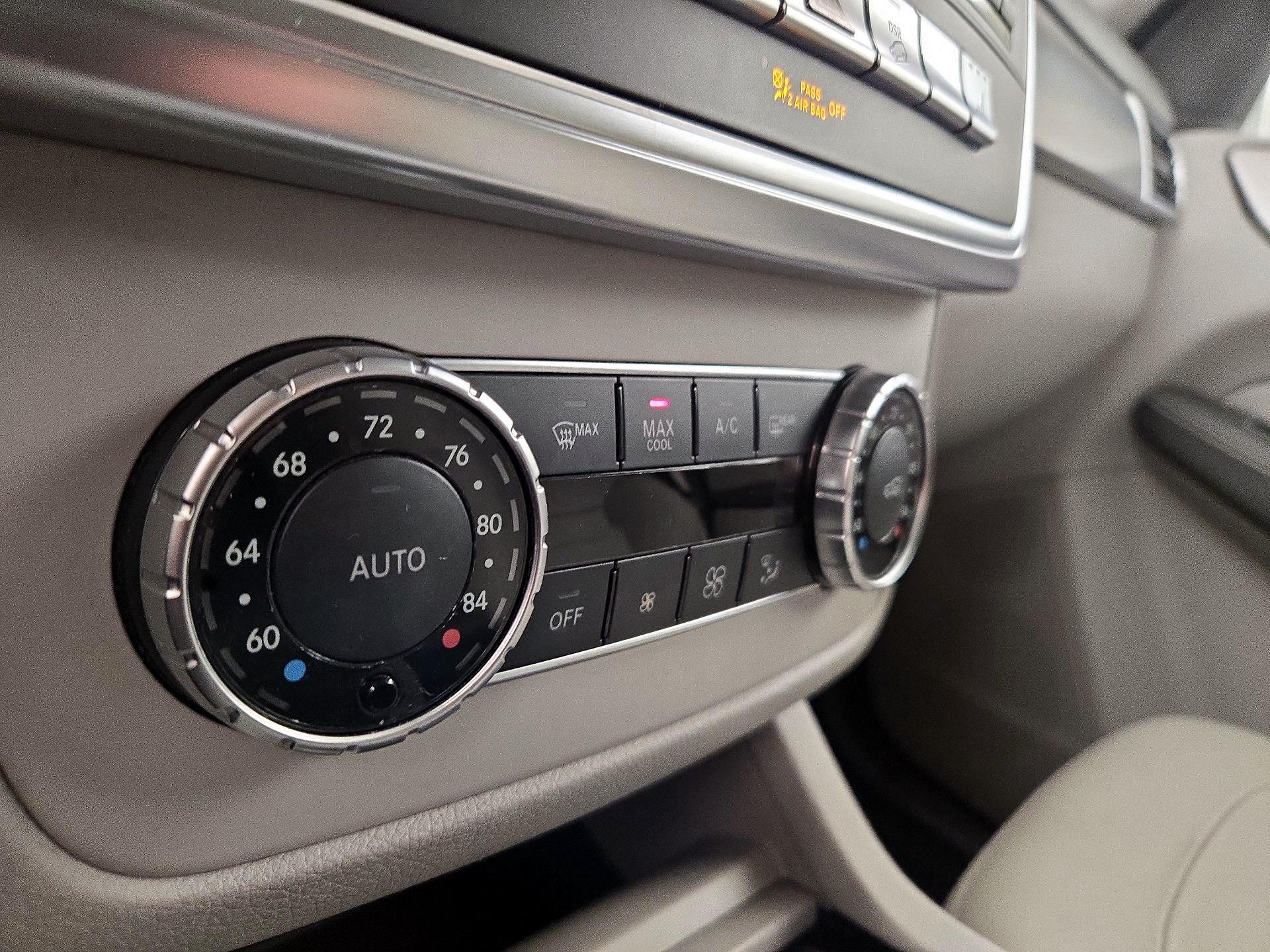 Thumbnail: 2015 Mercedes-Benz M-Class - 16