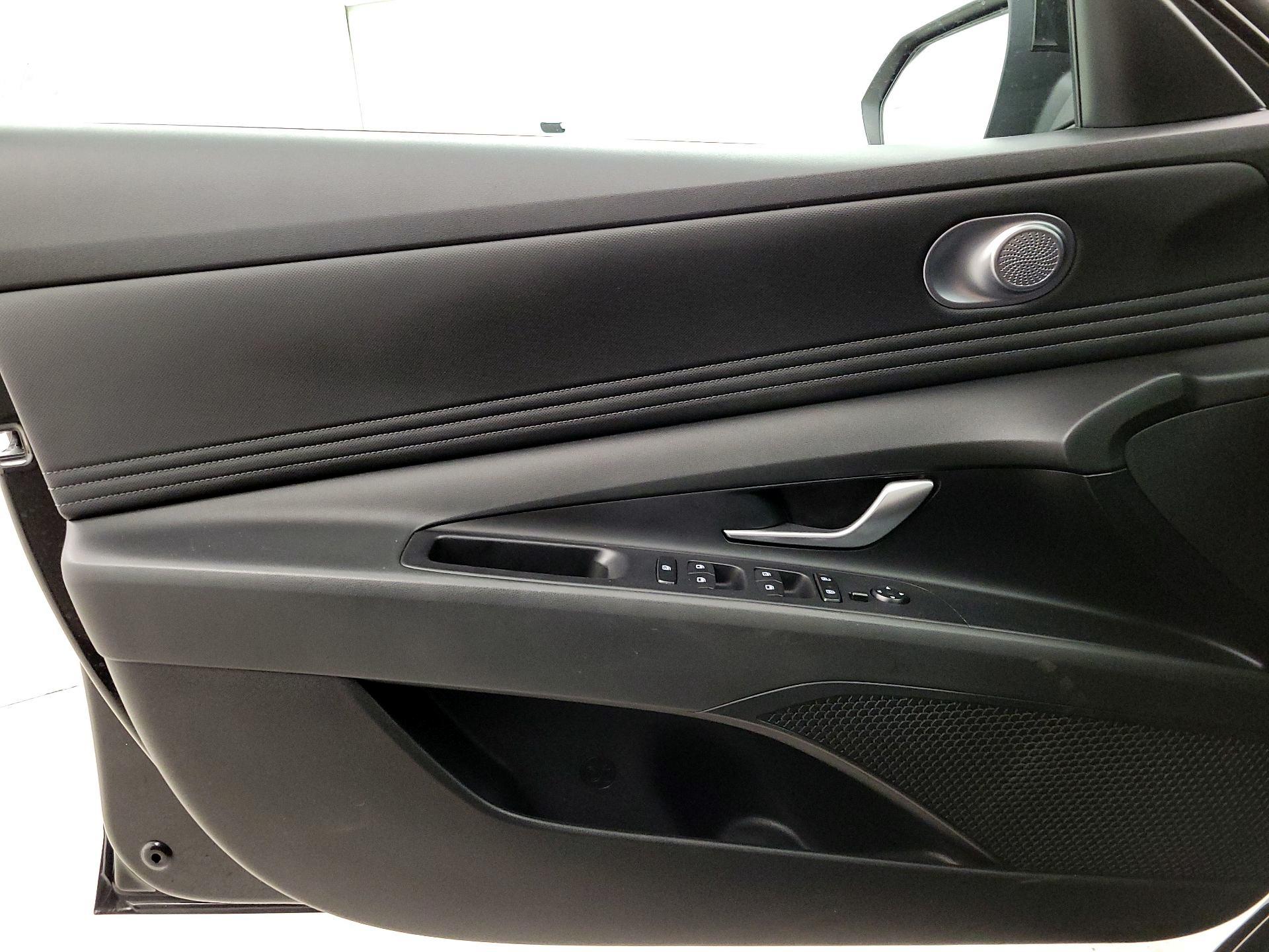 Thumbnail: 2023 Hyundai Elantra - 12