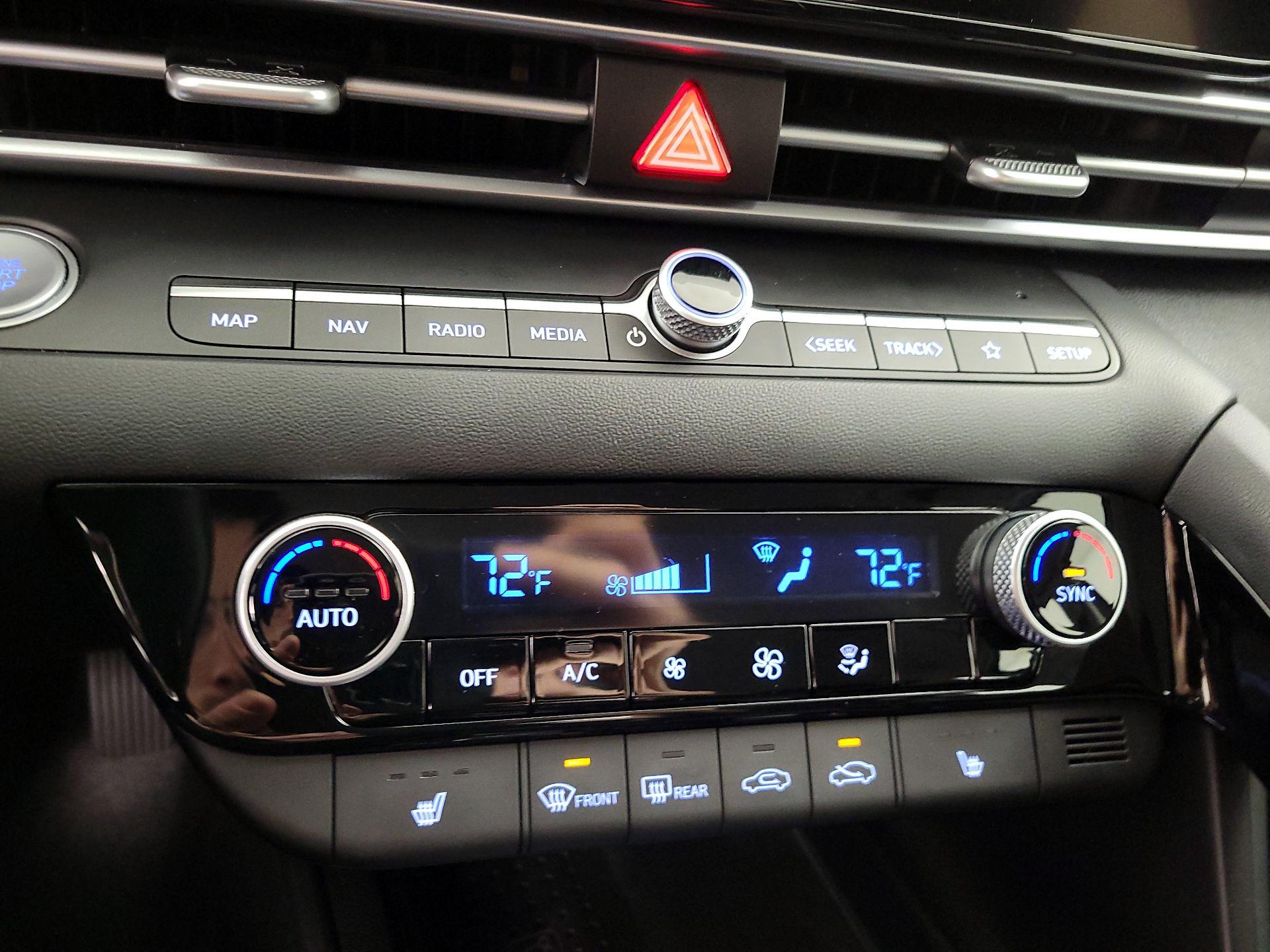 Thumbnail: 2023 Hyundai Elantra - 17