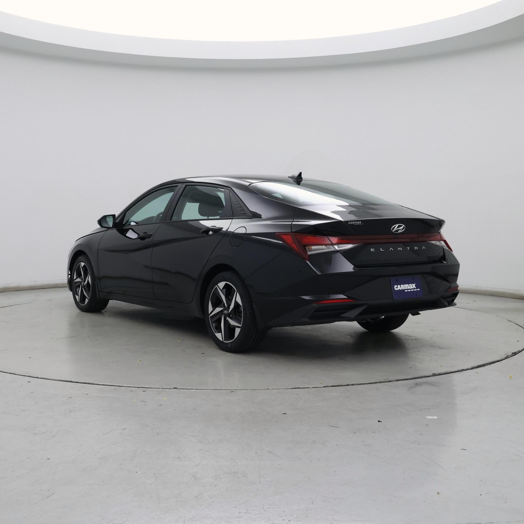 Thumbnail: 2023 Hyundai Elantra - 2