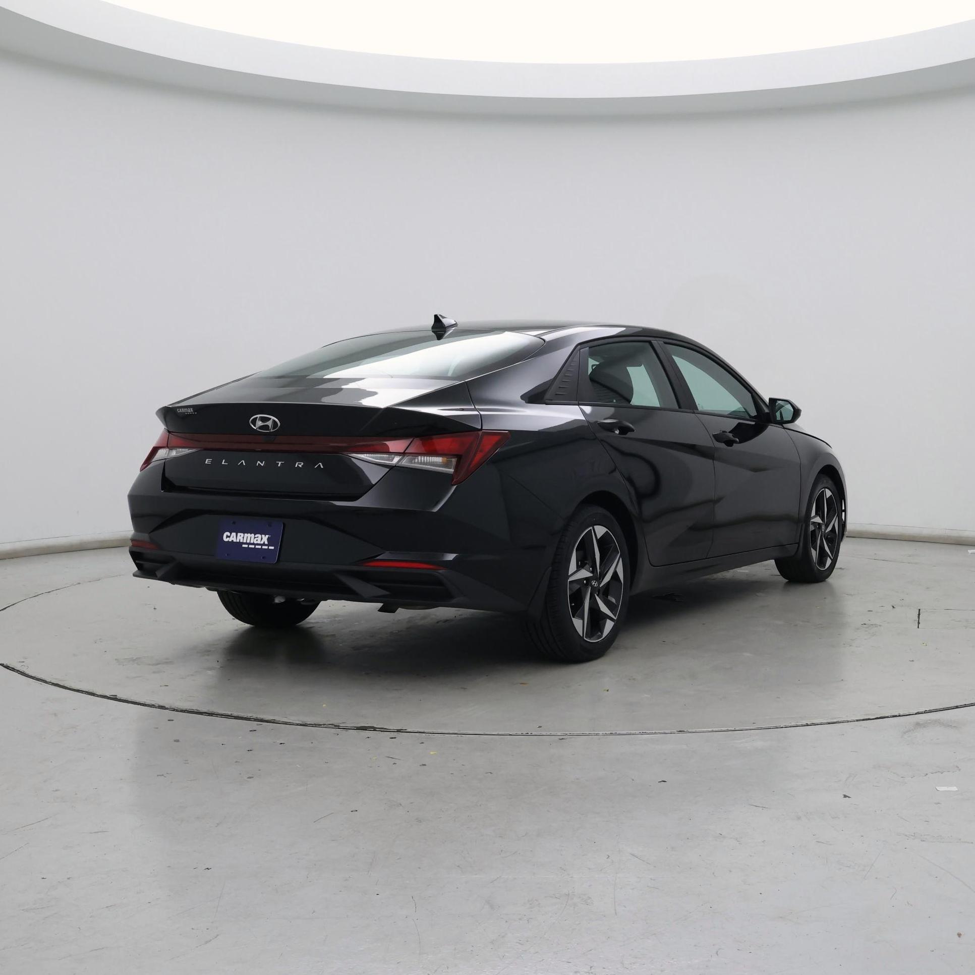 Thumbnail: 2023 Hyundai Elantra - 8