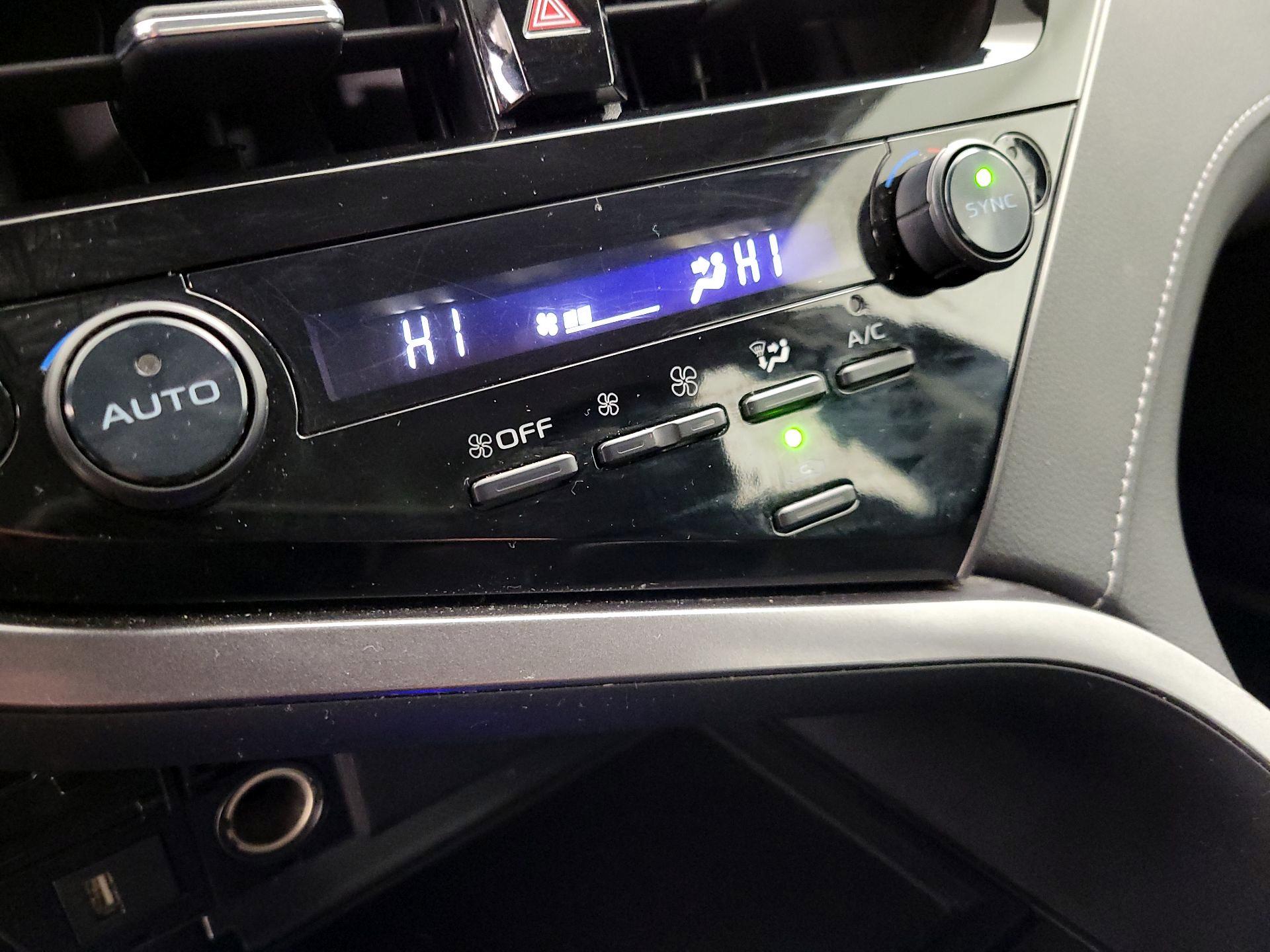 Thumbnail: 2024 Toyota Camry - 16