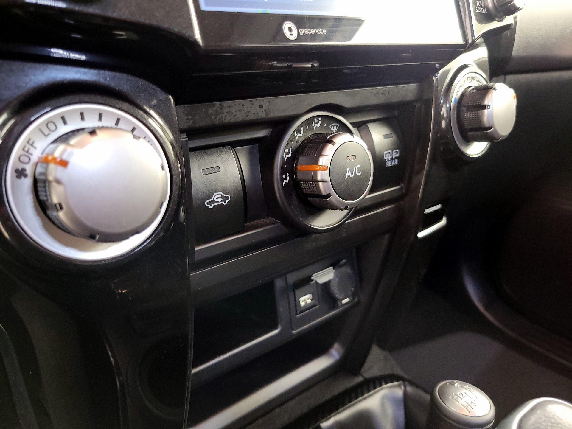 Thumbnail: 2020 Toyota 4Runner - 17